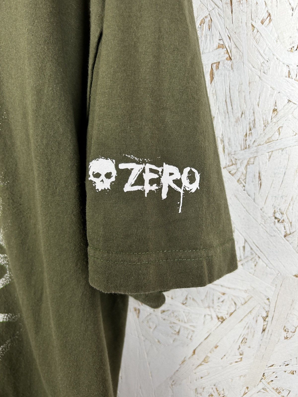 Vintage 90s Vintage Zero Skateboards Hypno Skull T-Shirt Green Size US L / EU 52-54 / 3 - 3 Thumbnail