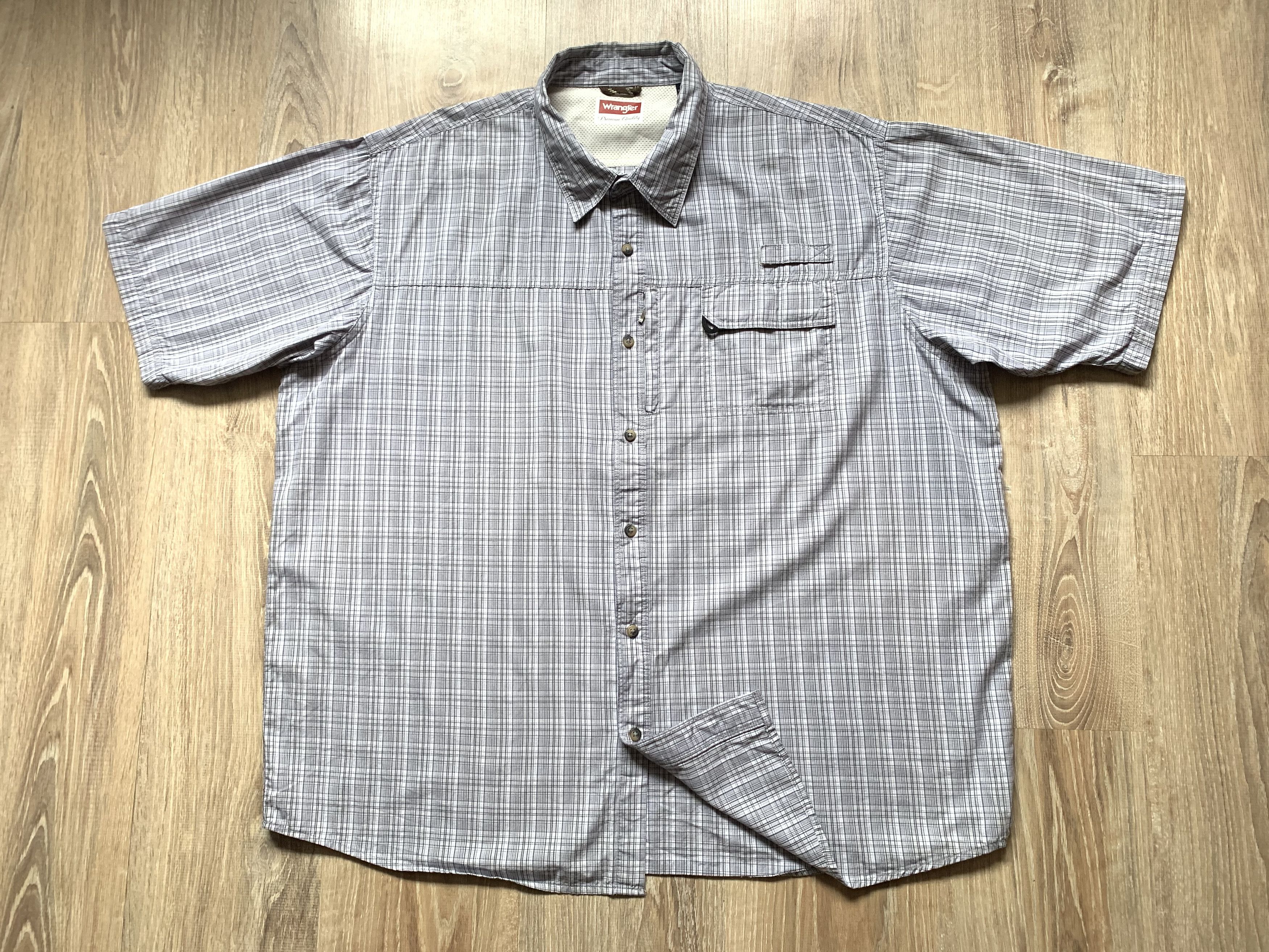 image of Outdoor Life x Outdoor Style Go Out Wrangler Short Sleeve Outdoor Shirt in Grey, Men's (Size 2XL)