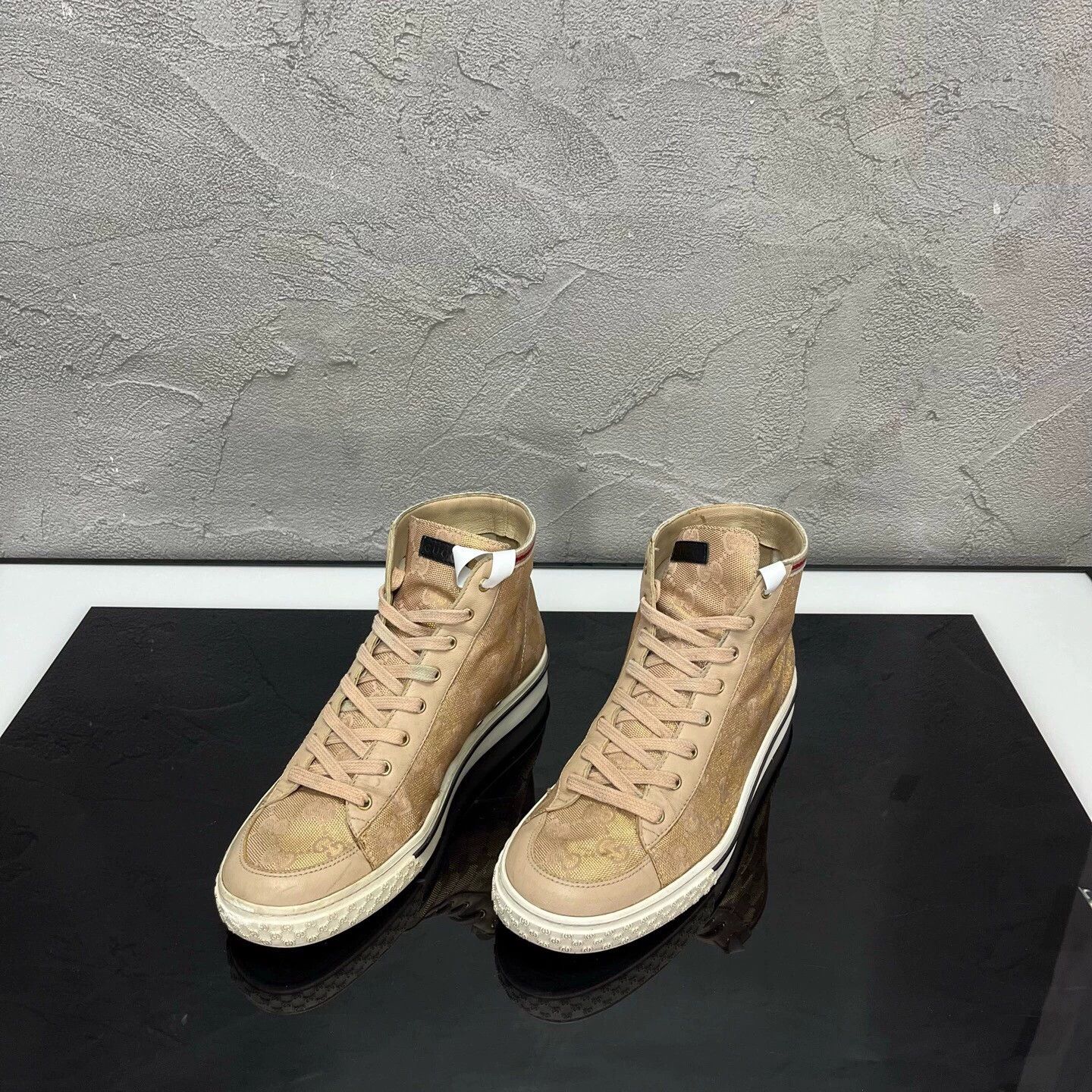 Gucci GUCCI Monogram High-Top Sneakers - Size 38 - 98% New Size US 7 / IT 37 - 1 Thumbnail