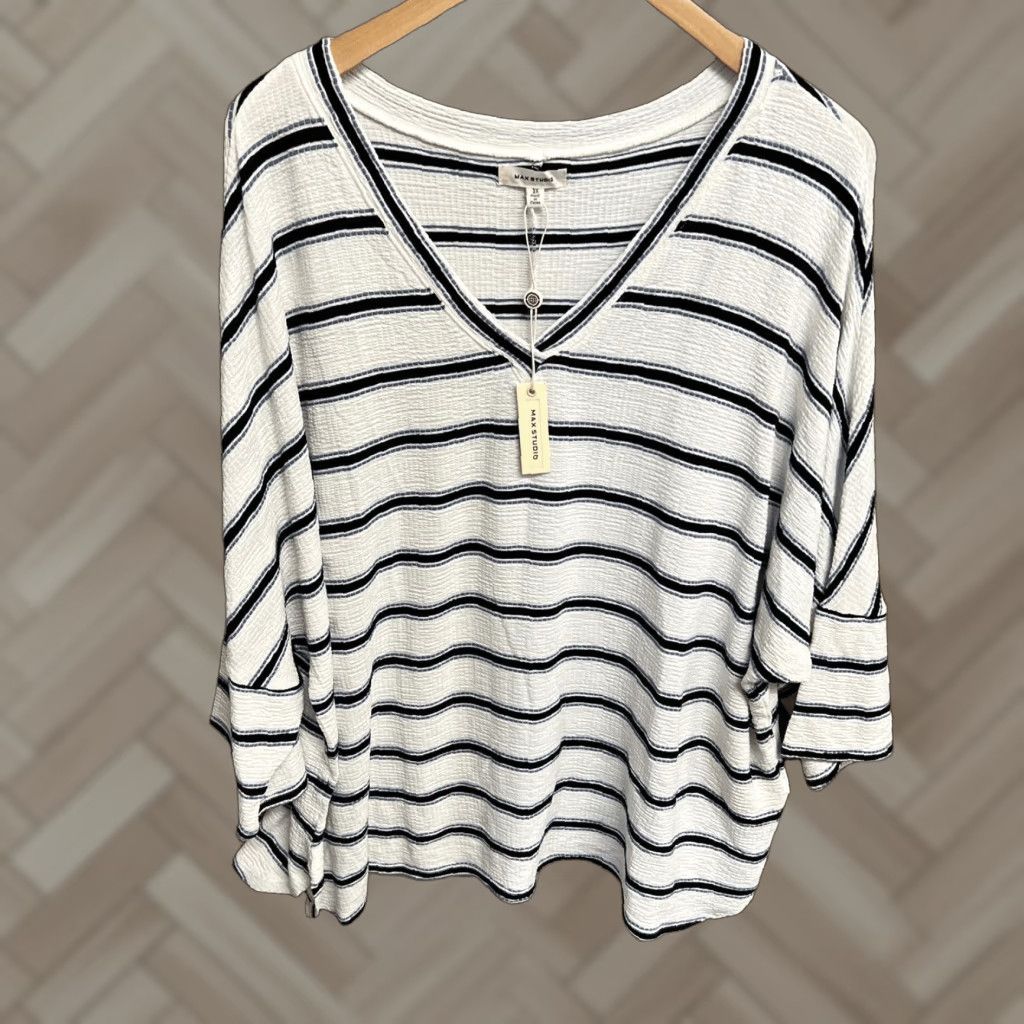 Vintage VINTAGE: No placement; Max Studio Womens Blouse 3X White Geometric Pullover NWT 3/4 Sleeve Round Neck Casual Everyday Modern Basic Women’s Top Size XXL / US 16-18 / IT 52-54 - 1 Thumbnail
