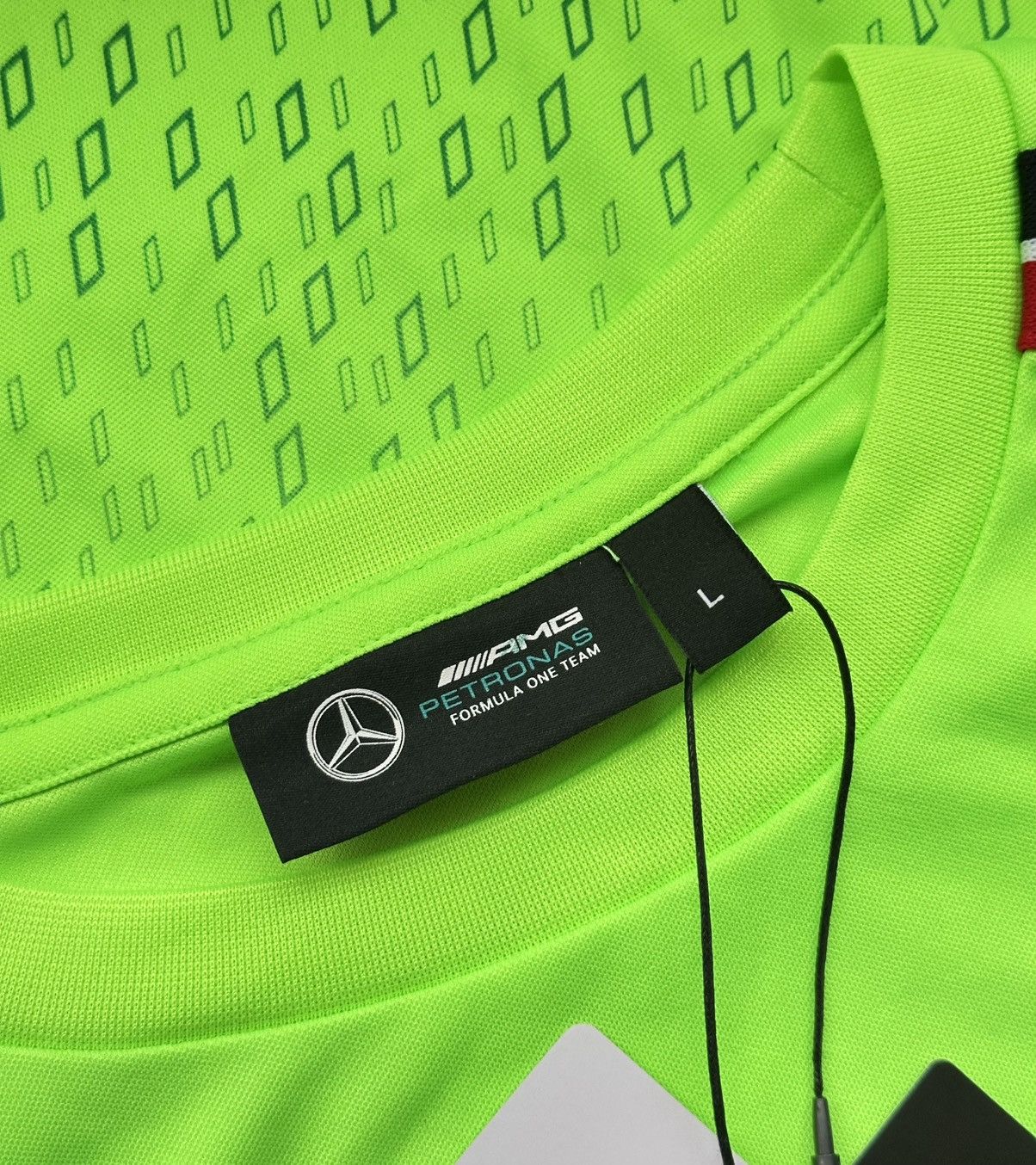 Formula 1 Mercedes-AMG Petronas F1 Team T-Shirt Official Product Size US L / EU 52-54 / 3 - 13 Thumbnail