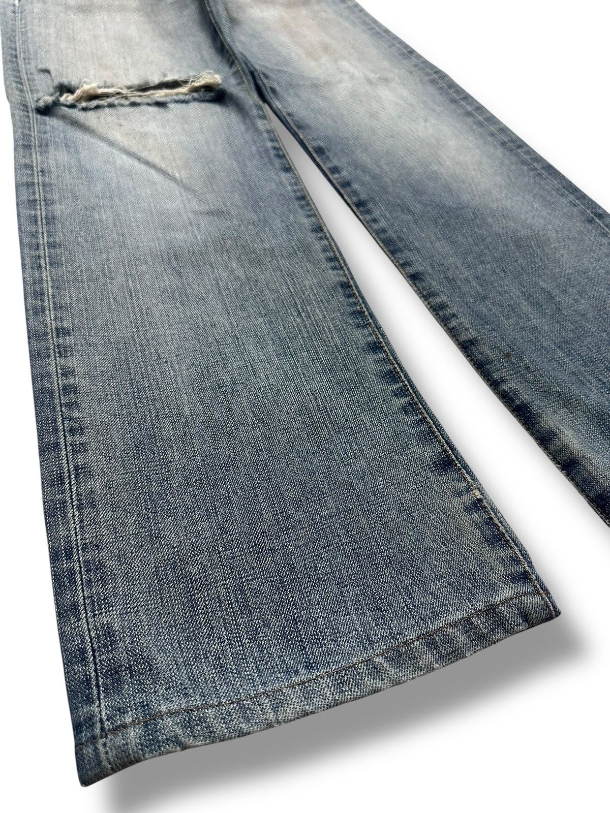 Edwin Edwin 503 Straight Cut Vintage Distressed look with Bluewash Size US 30 / EU 46 - 13 Thumbnail