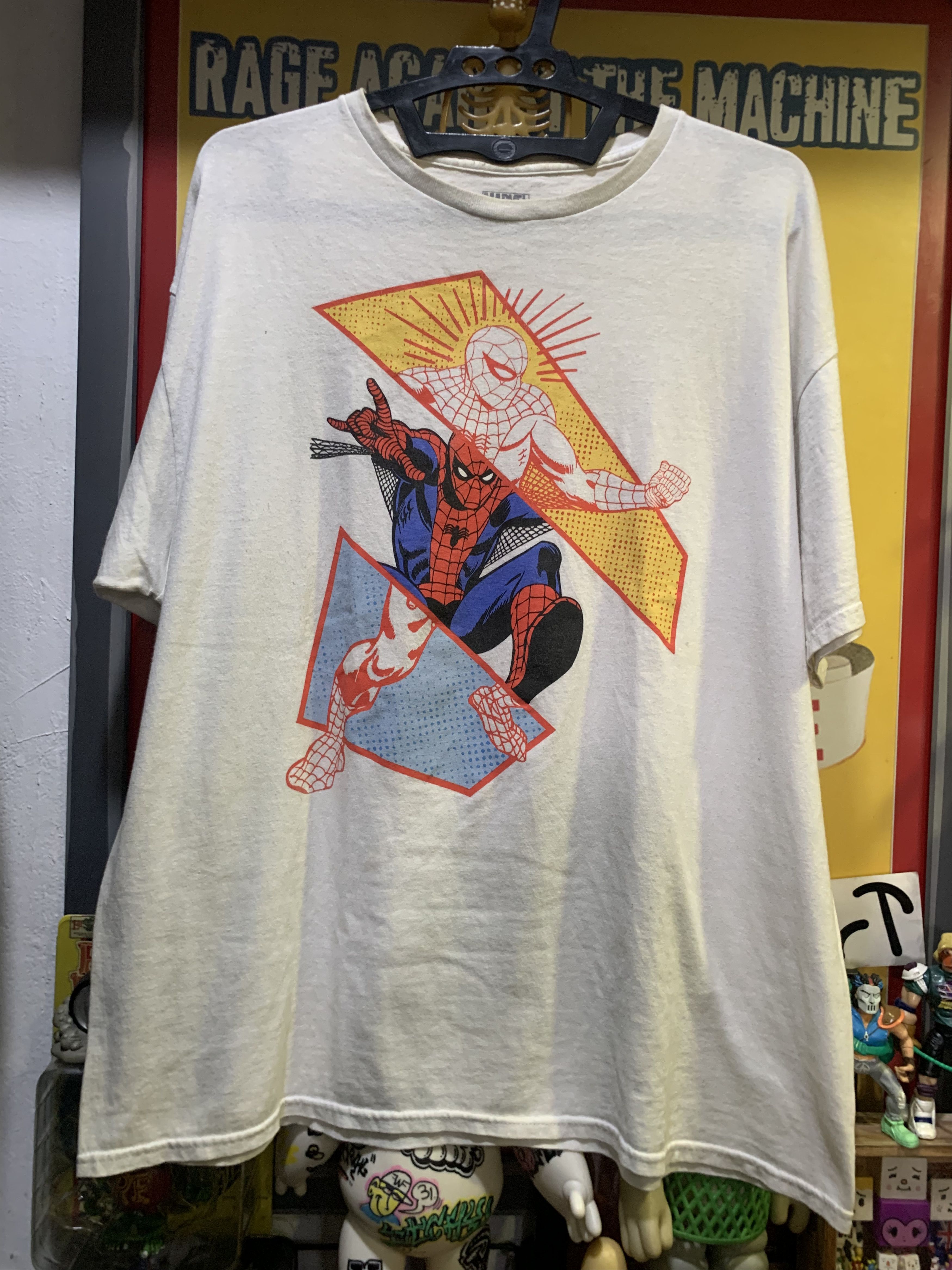 Marvel Comics Vintage SPIDER-MAN “Retro Classic Posse” Cartoon Tees Size US XL / EU 56 / 4 - 1 Thumbnail