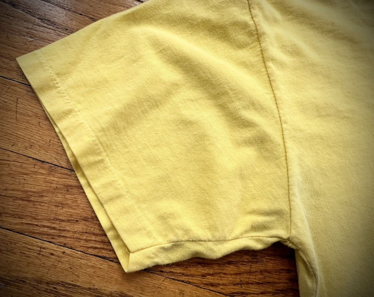 Calvin Klein × Vintage Vintage Y2K 80s Calvin Klein T Shirt Single Stitch Cropped Size US L / EU 52-54 / 3 - 11 Thumbnail