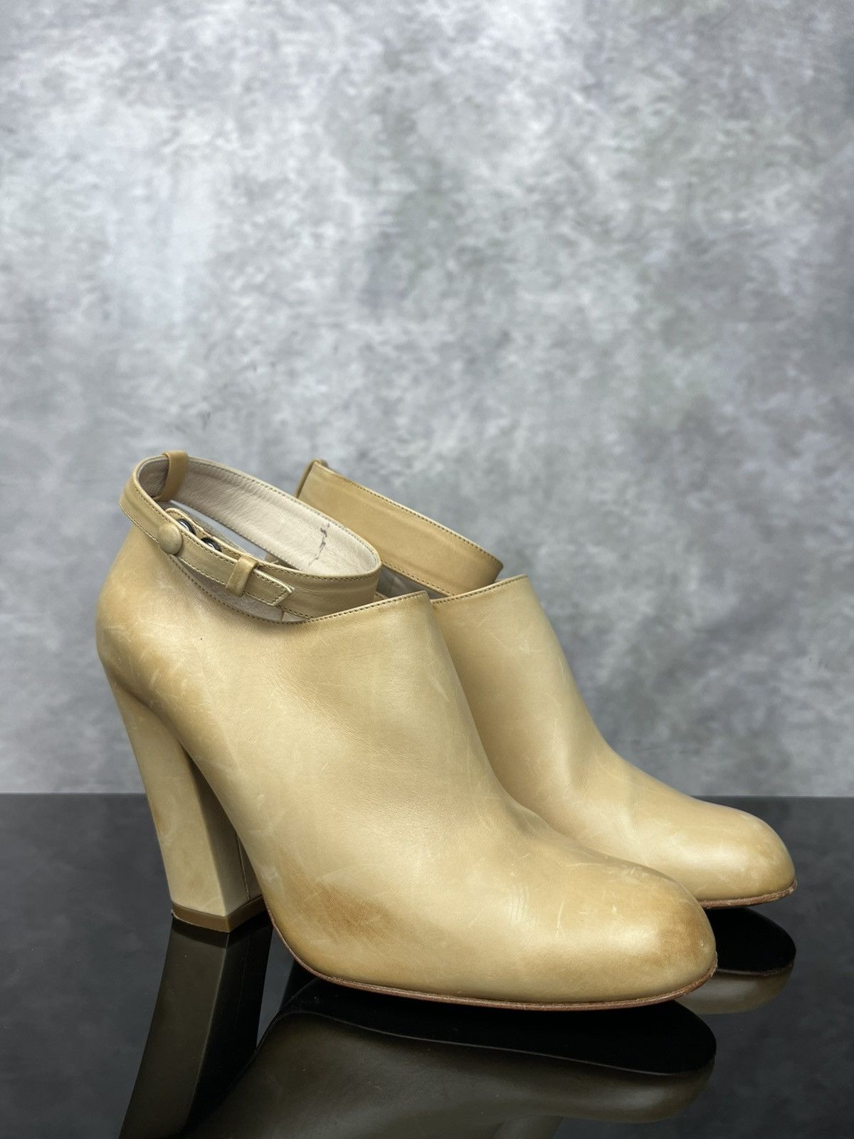 Chloe Chloé Leather Ankle Boots with Ankle Strap Beige/Tan Size 37 Size US 7 / IT 37 - 1 Thumbnail
