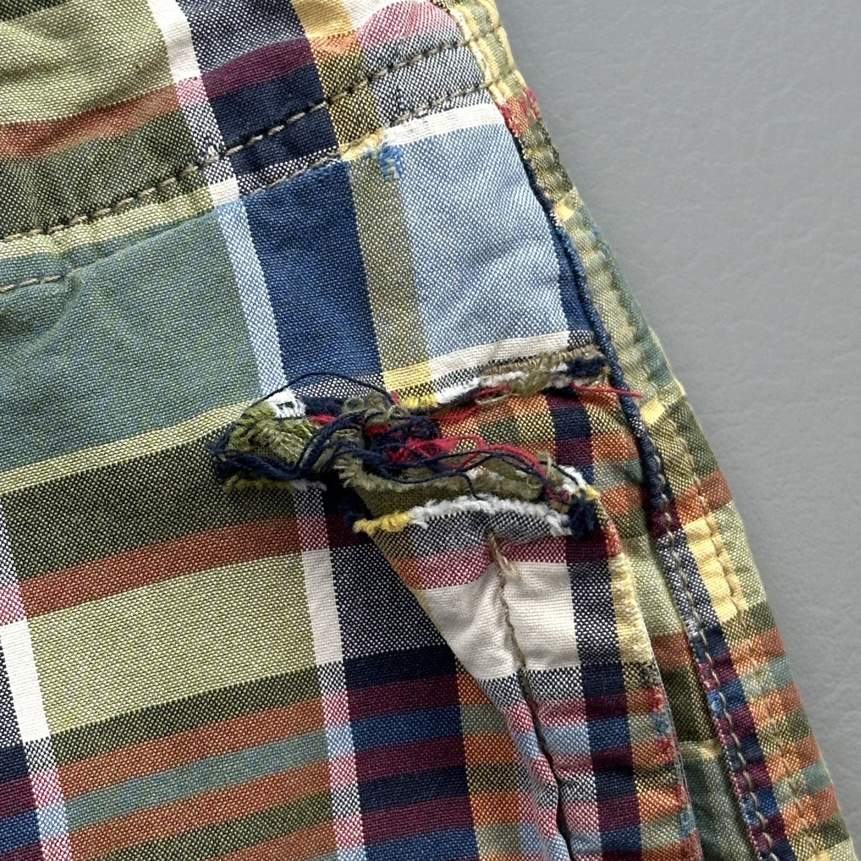 American Eagle Outfitters VINTAGE American Eagle Shorts Mens 30 Plaid Flat Front Chino Casual Y2K Mens Size US 30 / EU 46 - 4 Thumbnail