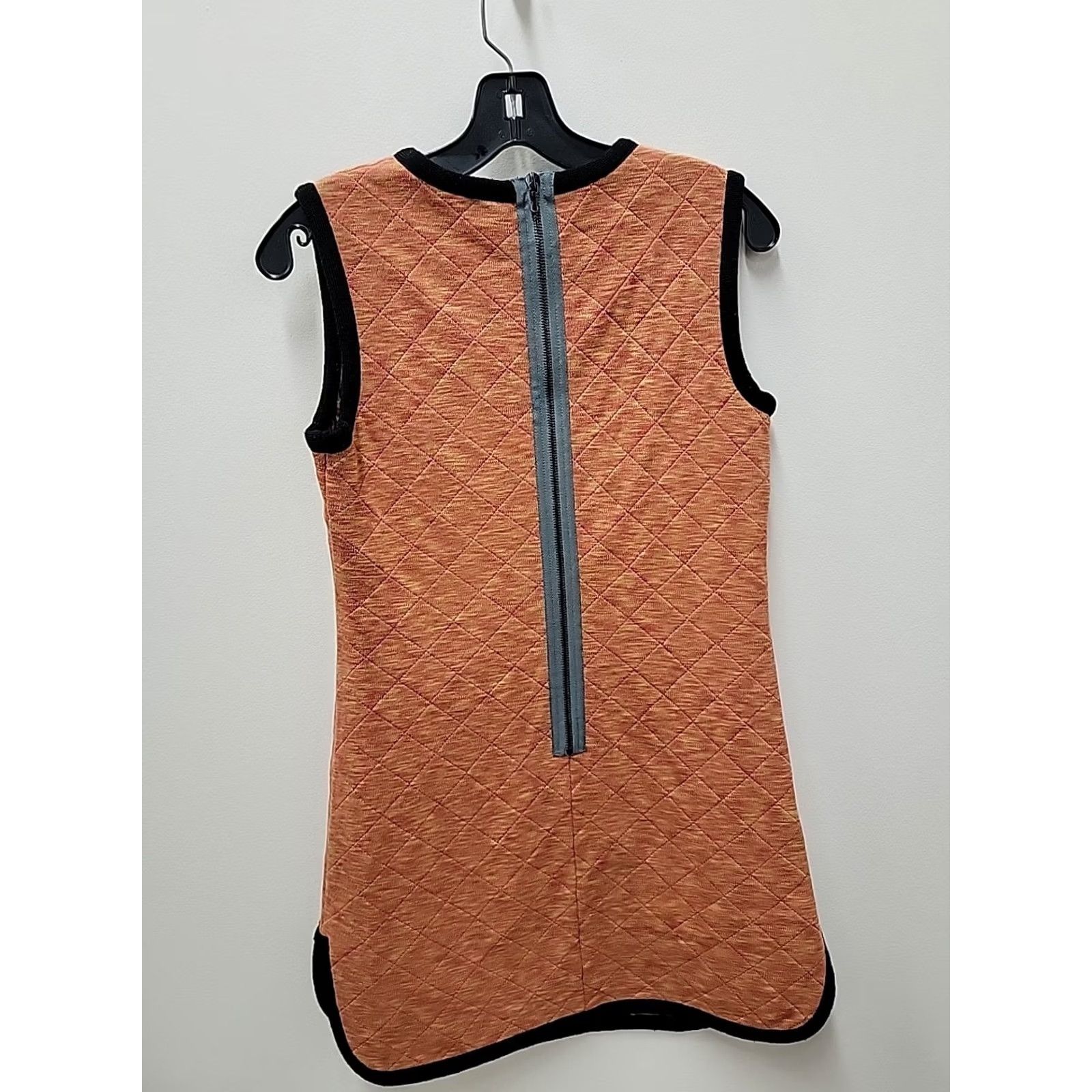 Vintage Missoni Womens Medium Quilted Lined Wool Blend Dress Sleeveless Back Zip Midi Orange Pattern Quilted Dress Mens? Size M / US 6-8 / IT 42-44 - 4 Thumbnail