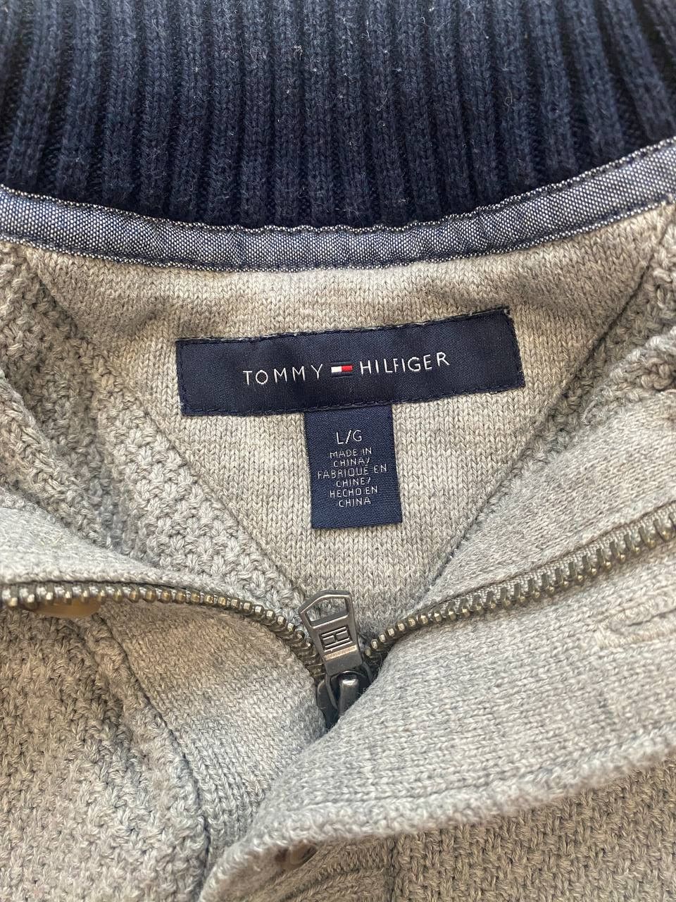 Tommy Hilfiger Tommy Hilfiger Grey Cotton Knit Sweater Men’s Size L Size US L / EU 52-54 / 3 - 3 Thumbnail