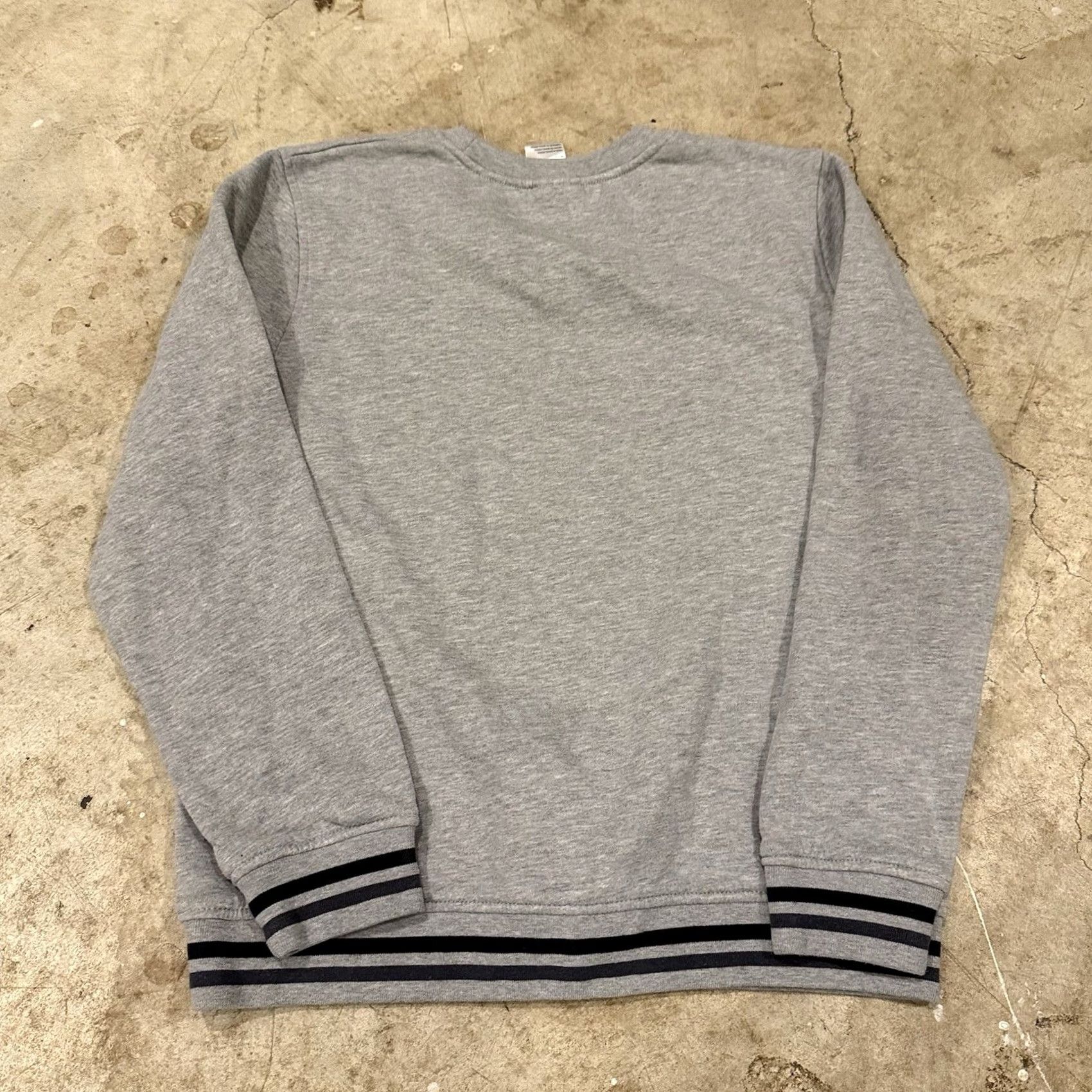 Umbro Umbro Pullover Sweatshirt Mens Medium Gray Crew Neck Fleece Athletic Casual Graphic Print Athletic Size US M / EU 48-50 / 2 - 2 Thumbnail