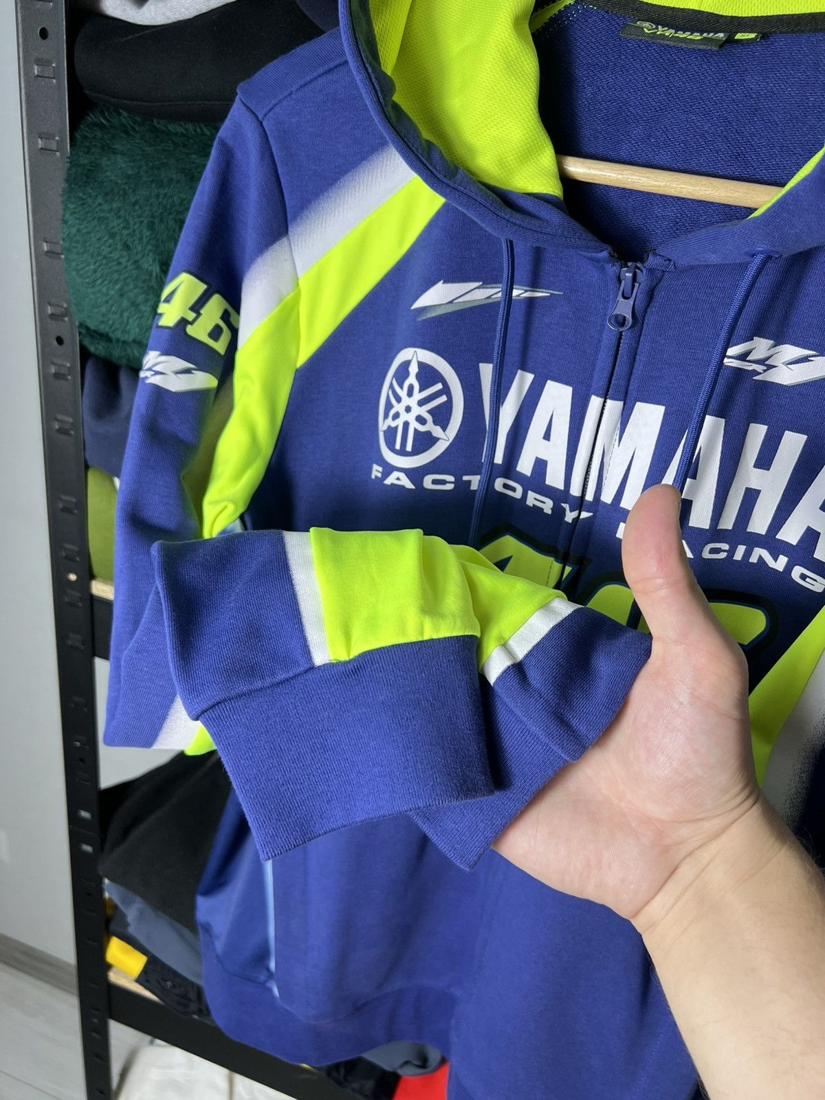 Yamaha Vintage Y2K Yamaha VALENTINO ROSSI 46 Hoodie Rare Retro Hype Size US XL / EU 56 / 4 - 10 Thumbnail