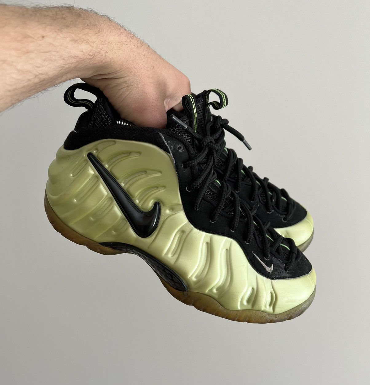 image of Nike Air Foamposite Pro Electric Green Sneakers in Black/Green, Men's (Size 8)