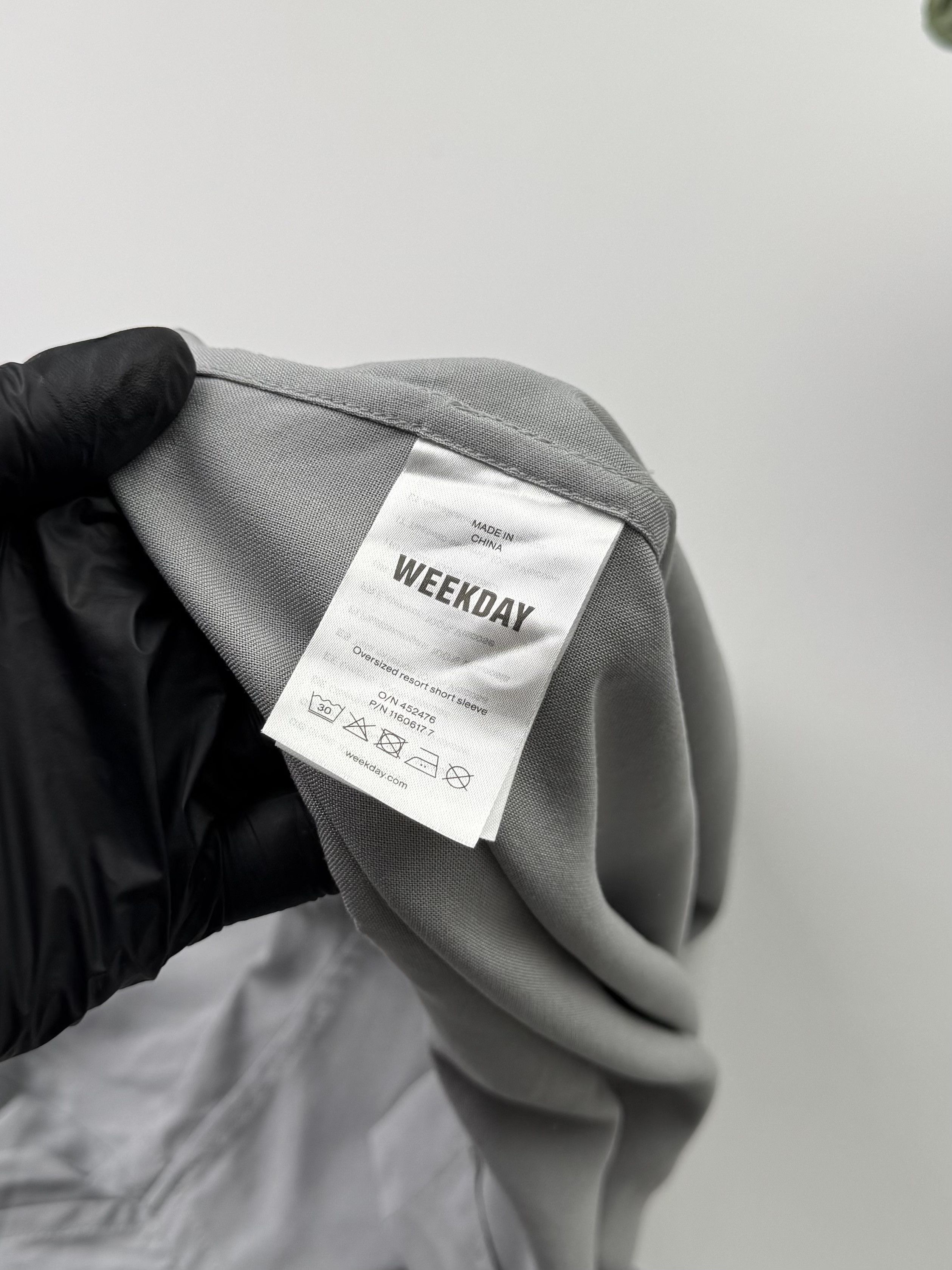 Weekday Weekday Viscose Oversized Shirt Short Sleeve (145) Size US S / EU 44-46 / 1 - 6 Thumbnail