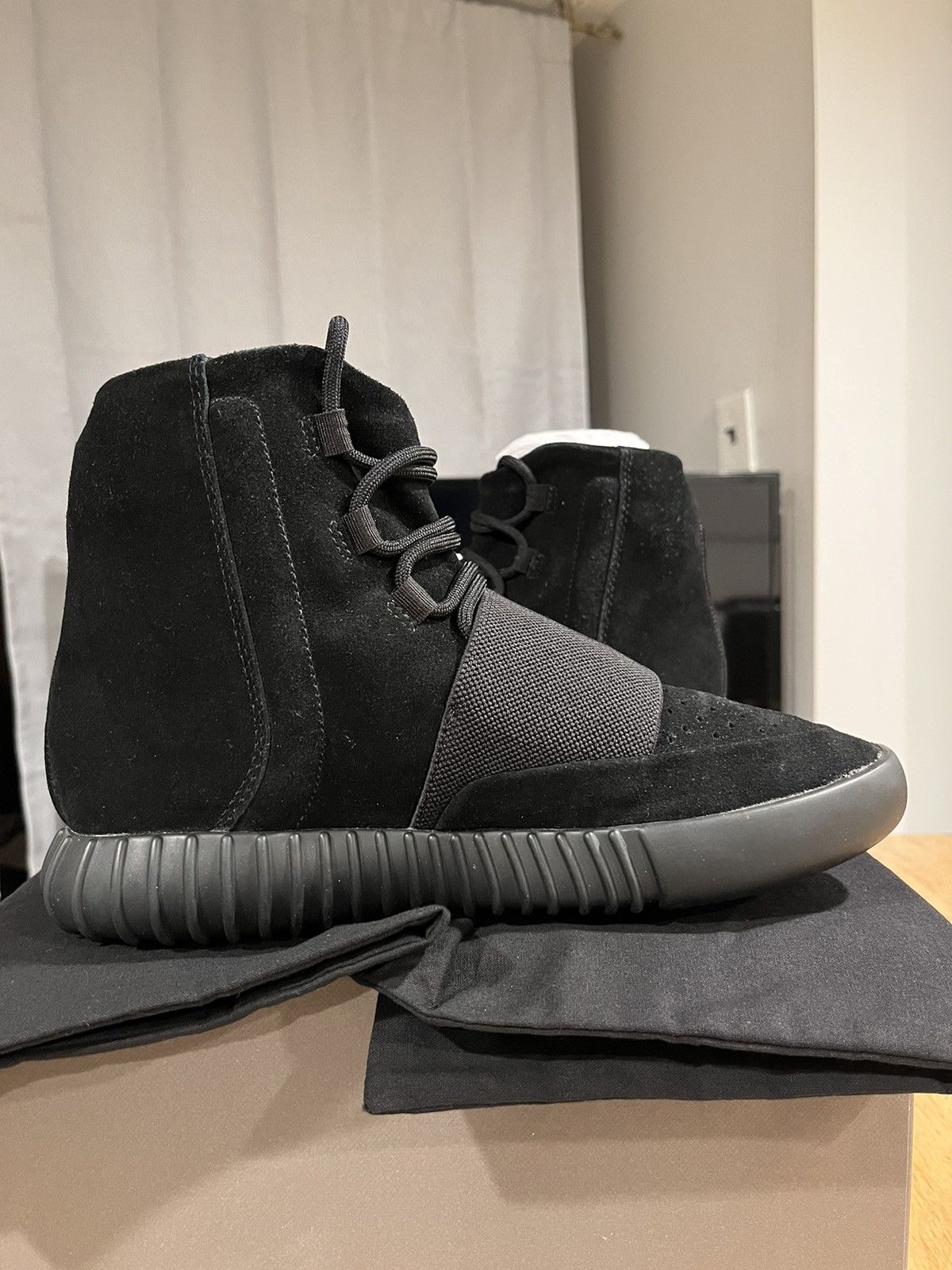 Adidas × Kanye West Yeezy 750 Size US 7 / EU 40 - 10 Thumbnail