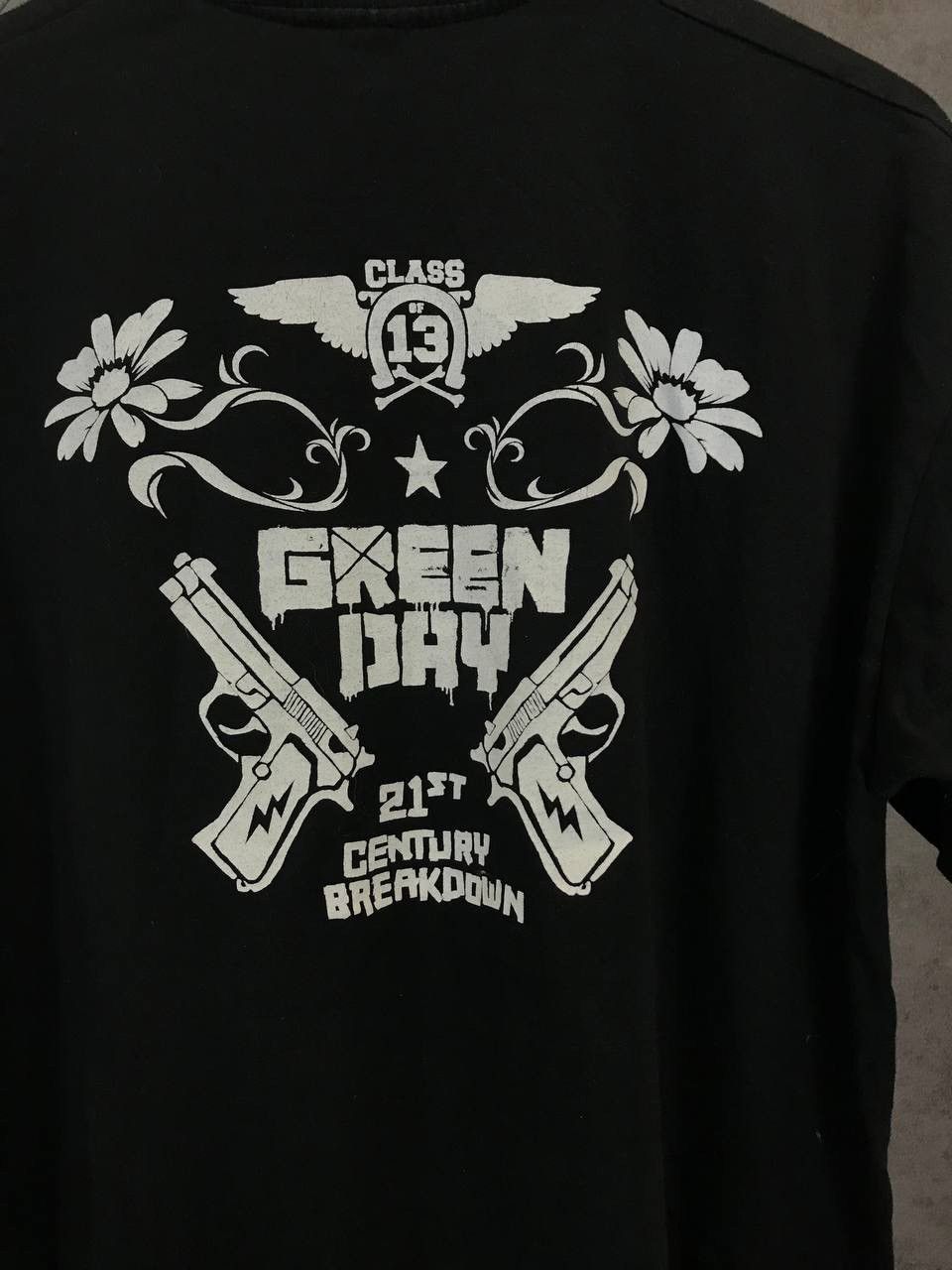 Band Tees Green Day 2009 vintage rock band tee Size US L / EU 52-54 / 3 - 7 Thumbnail