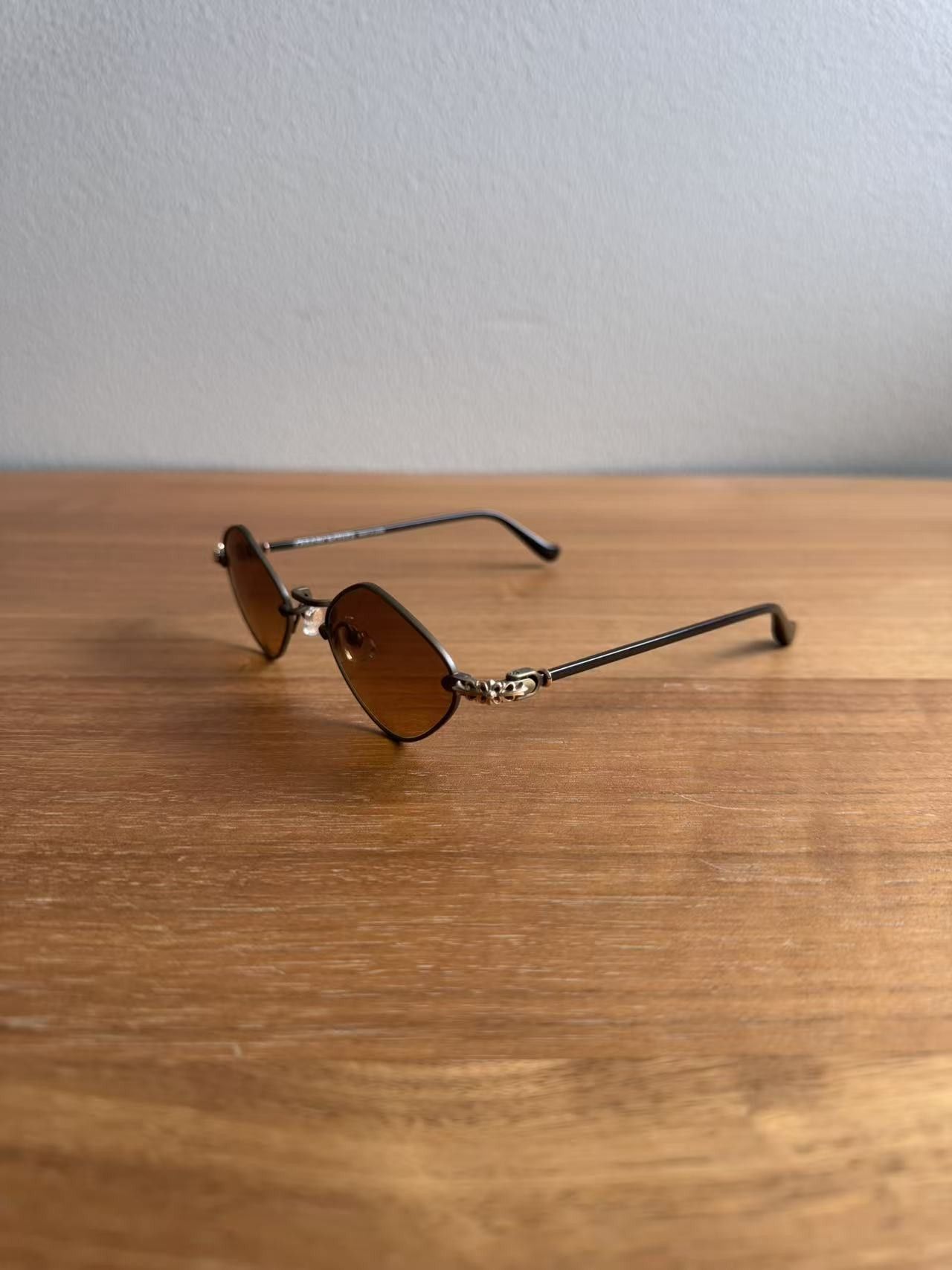 Chrome Hearts CHROME HEARTS Diamond Dog Sunglasses Sand/Classic Brand New Size ONE SIZE - 2 Thumbnail