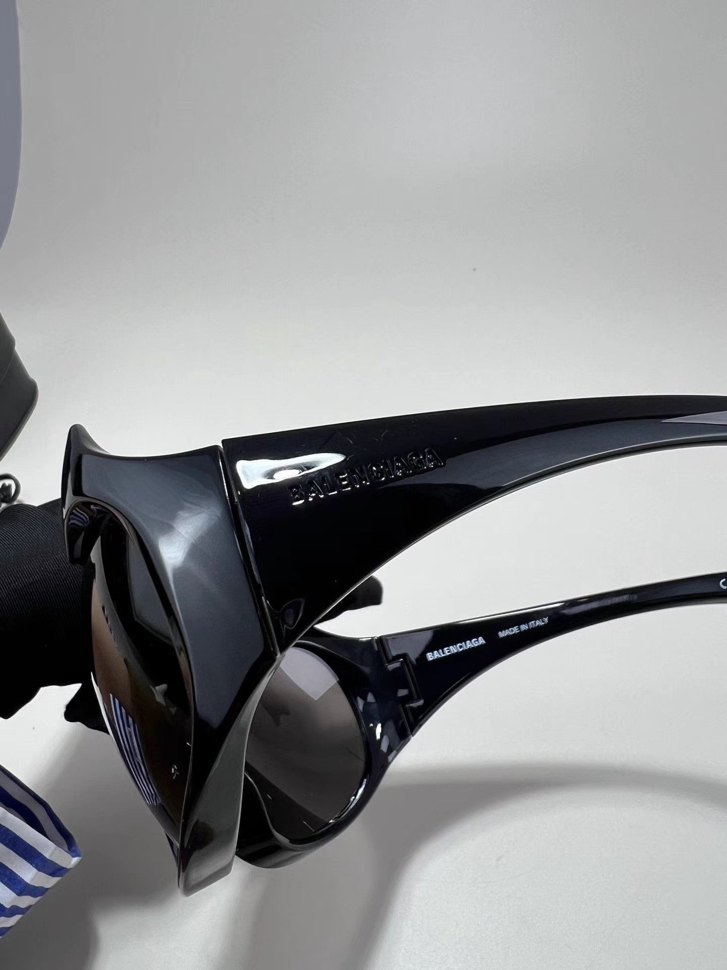 Balenciaga BALENCIAGA GOTHAM CAT Black Sunglasses Size ONE SIZE - 4 Thumbnail