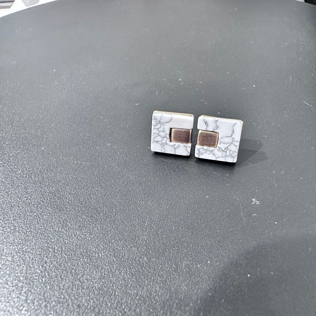 The Unbranded Brand Women's Unbranded White Gold Square Earrings Size ONE SIZE - 2 Thumbnail
