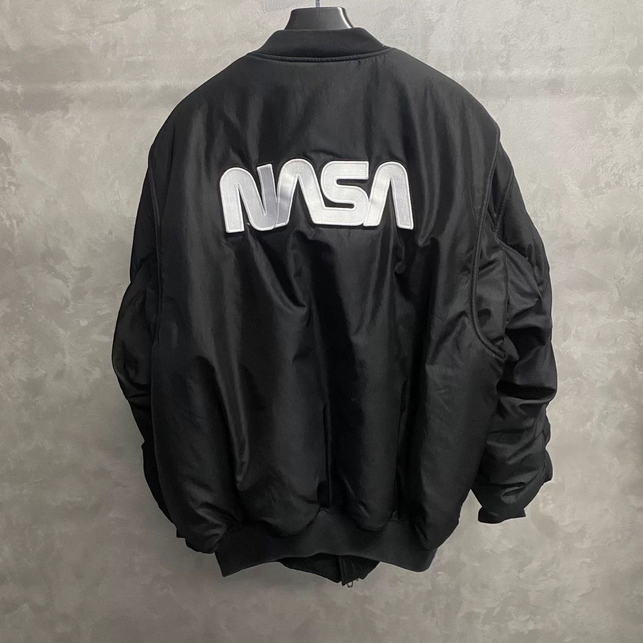 Balenciaga Balenciaga Embroidered Graphic Black Light Jacket xxs Men Size US XXS / EU 40 - 1 Thumbnail