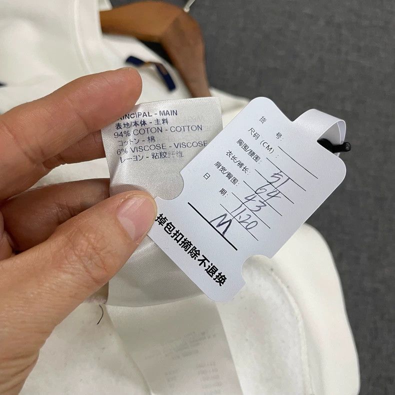 Louis Vuitton Louis Vuitton White Snow Mountain Sweatshirt Size US M / EU 48-50 / 2 - 3 Thumbnail