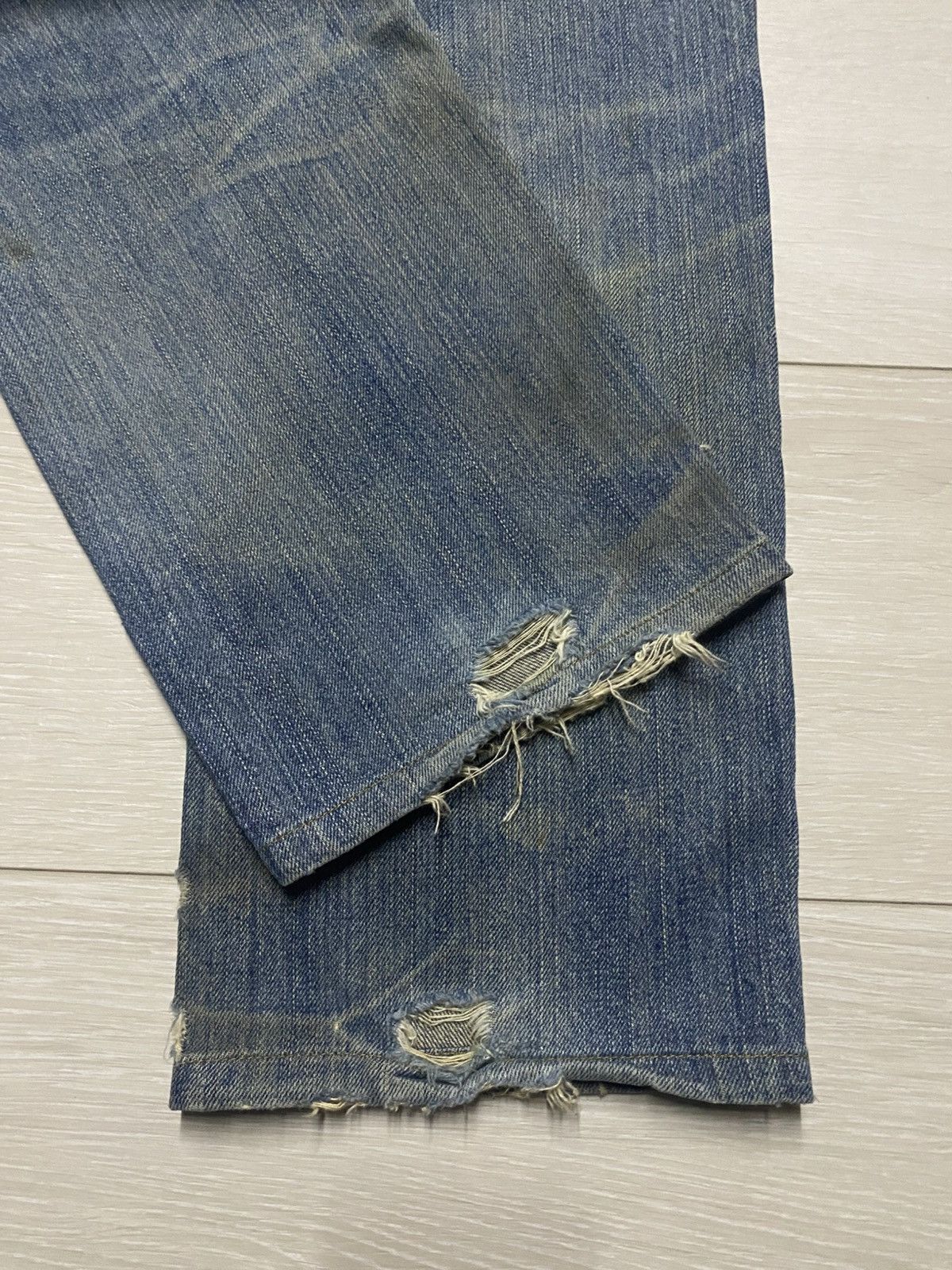 Uniqlo Vintage Japanese Brand Uniqlo Mud Wash Distressed Loose Jean Size US 30 / EU 46 - 11 Thumbnail
