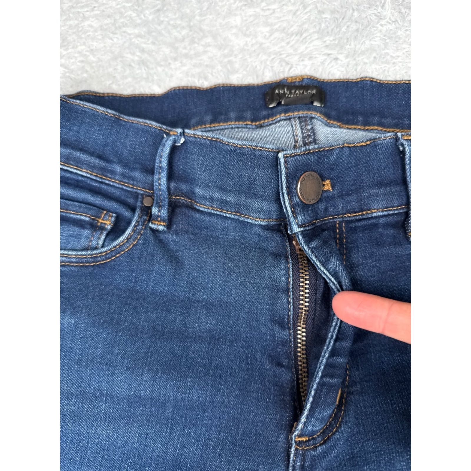 Ann Taylor Ann Taylor Jeans Womens 2 Denim Slim Skinny Low Rise 27x28 Blue Cotton 5-Pocket 98% Cotton Size 26" / US 2 / IT 38 - 5 Thumbnail