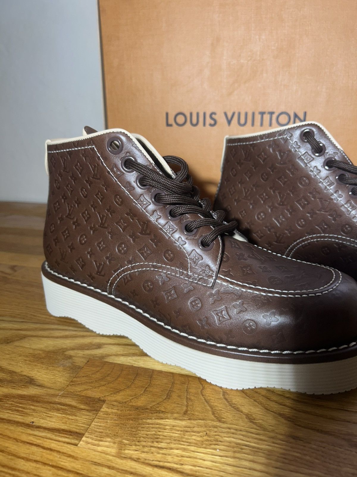 Louis Vuitton Louis Vuitton x Tyler, the Creator Waves High Derby Size US 10 / EU 43 - 2 Thumbnail