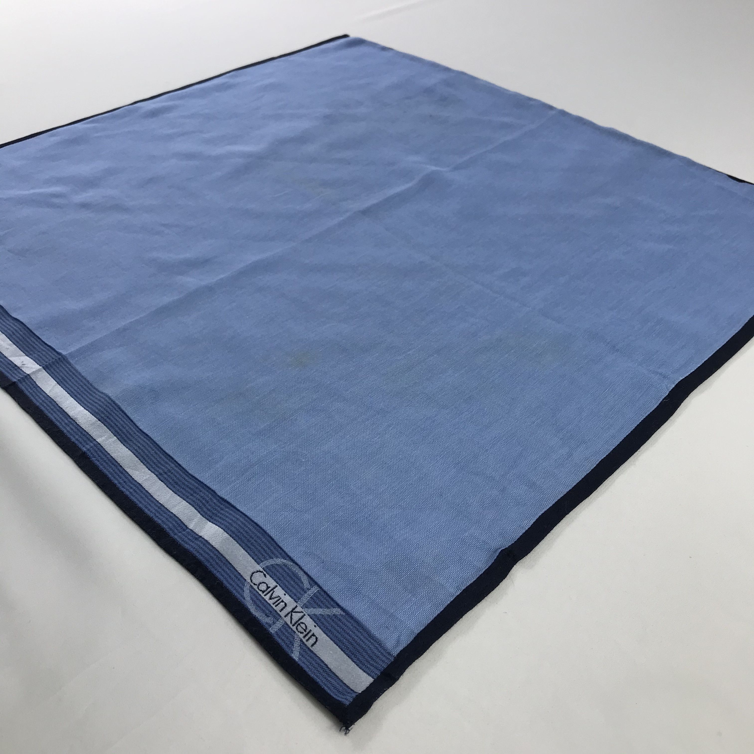 Calvin Klein × Vintage Calvin Klein Bandana / Handkerchief / Neckerchief - S984 Size ONE SIZE - 2 Thumbnail