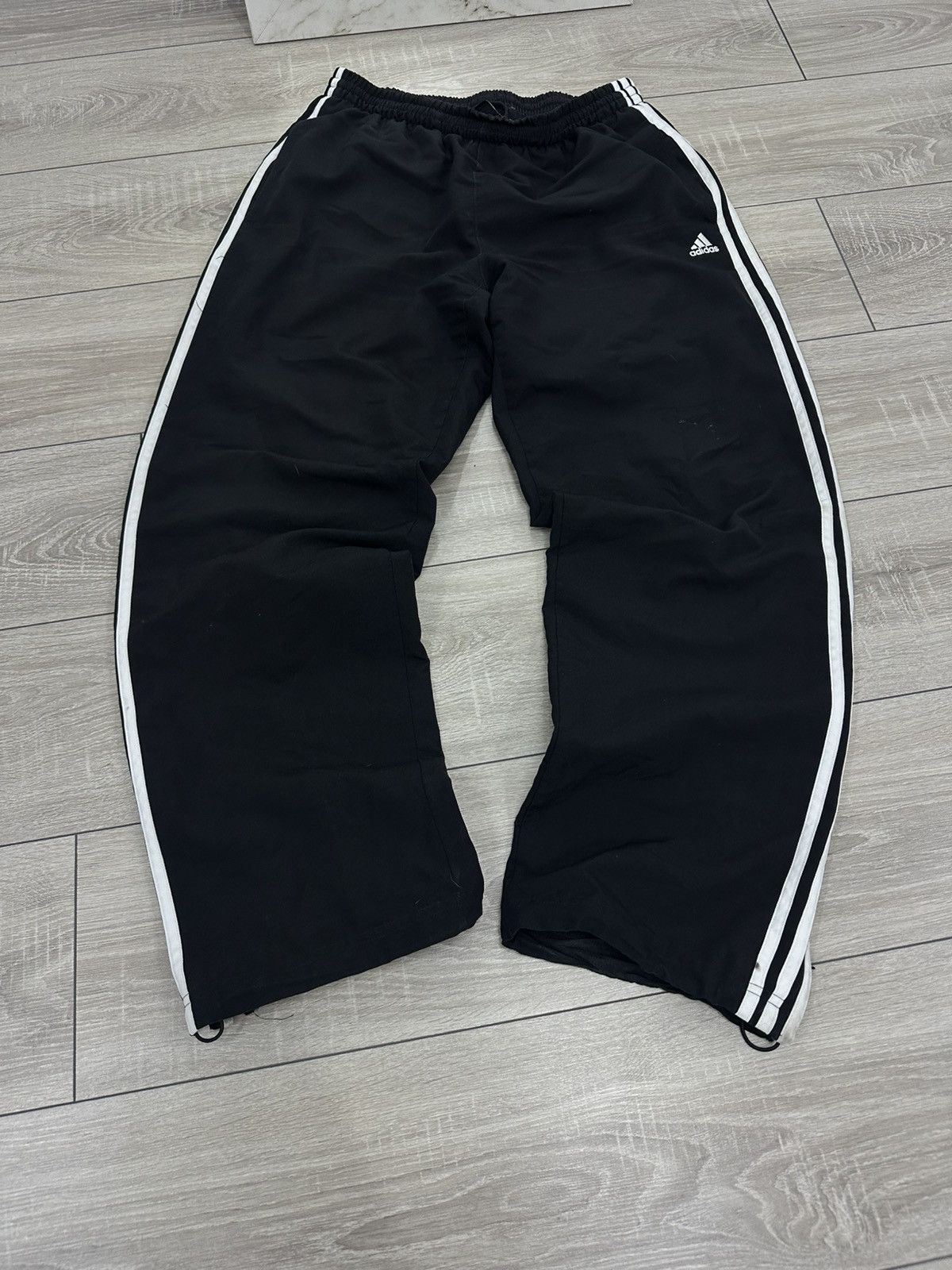 Adidas Adidas Nylon Vintage Y2K Stripped Trackpants Baggy Wide Size US 34 / EU 50 - 1 Thumbnail
