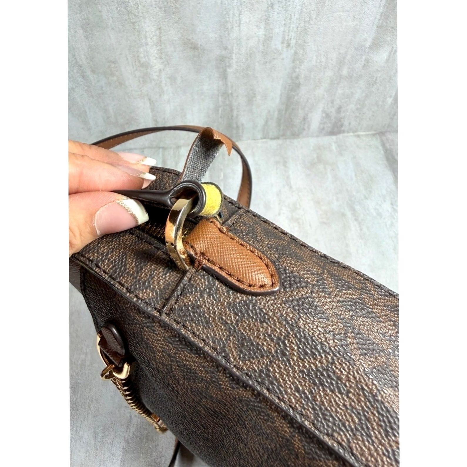 Michael Kors Michael Kors Jet Set Large East West Crossbody Bag Brown Logo Canvas Leather Acorn Strap Chain Flaw Size ONE SIZE - 5 Thumbnail