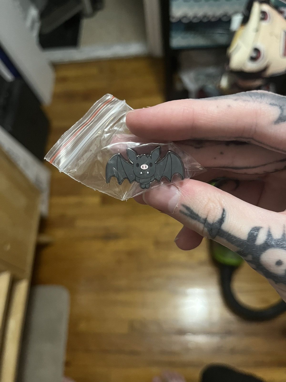 Other Haunted black bat pin flat Size ONE SIZE - 1 Thumbnail