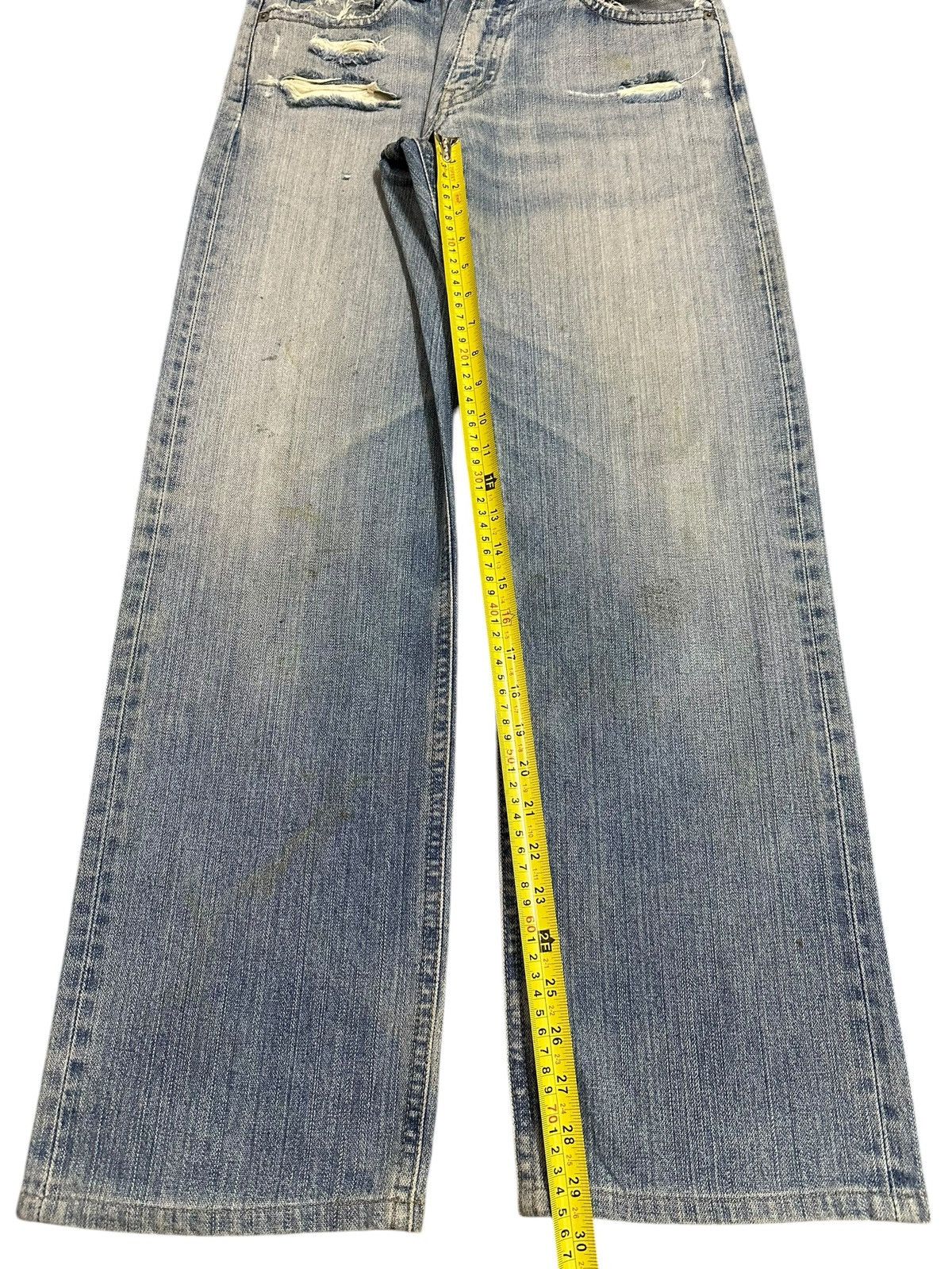 Jun Takahashi Vintage Japanese Uniqlo Blue Wash Style Distress Jeans Size US 31 - 13 Thumbnail