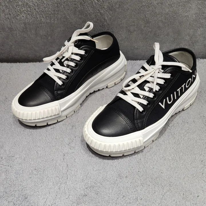 Louis Vuitton Louis Vuitton Squad Black Casual Sneakers for Women 0079 Size US 6 / IT 36 - 1 Thumbnail