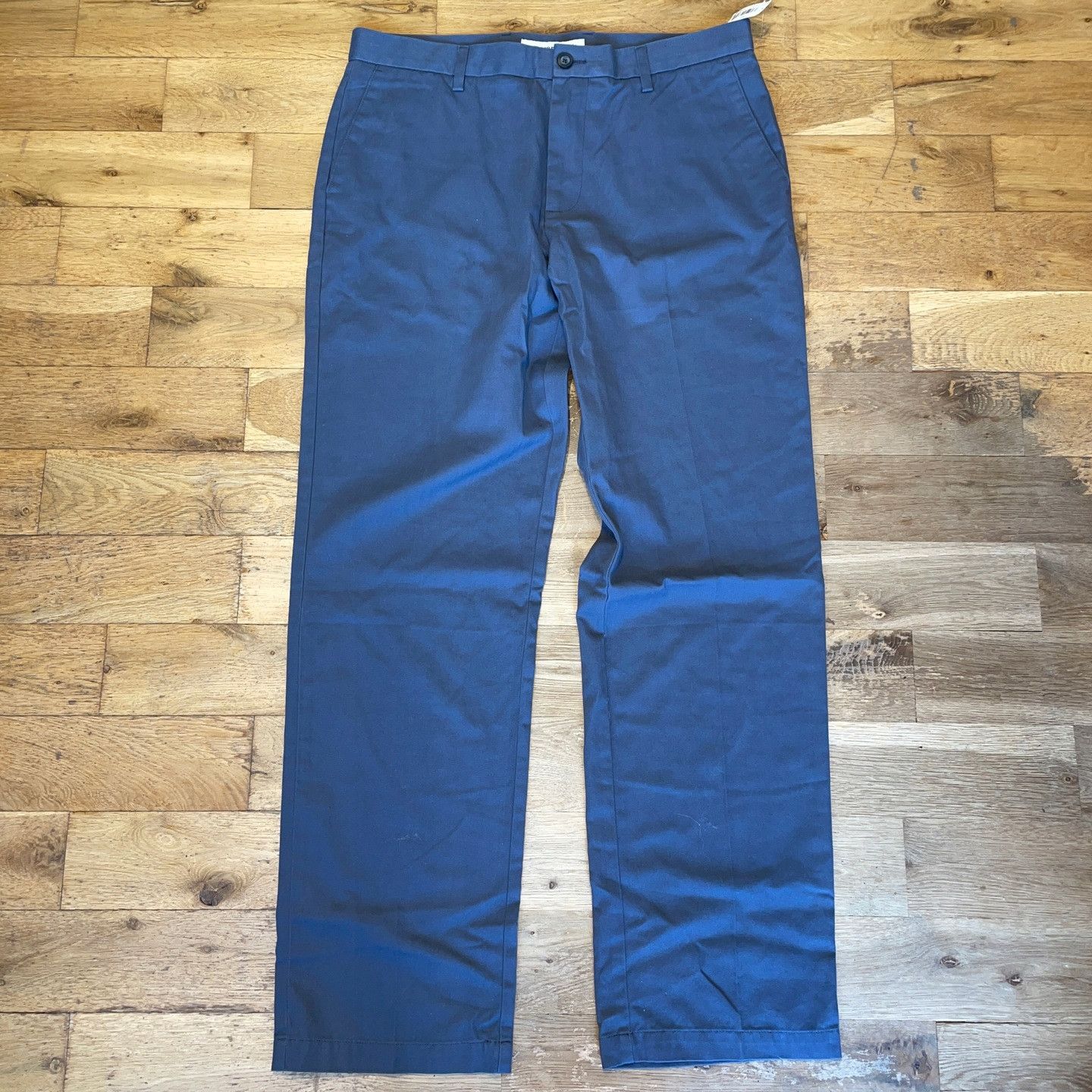 Other Amazon Essentials Men's Chinos W 34 L 33 - New - Store Tags Size US 34 / EU 50 - 1 Thumbnail