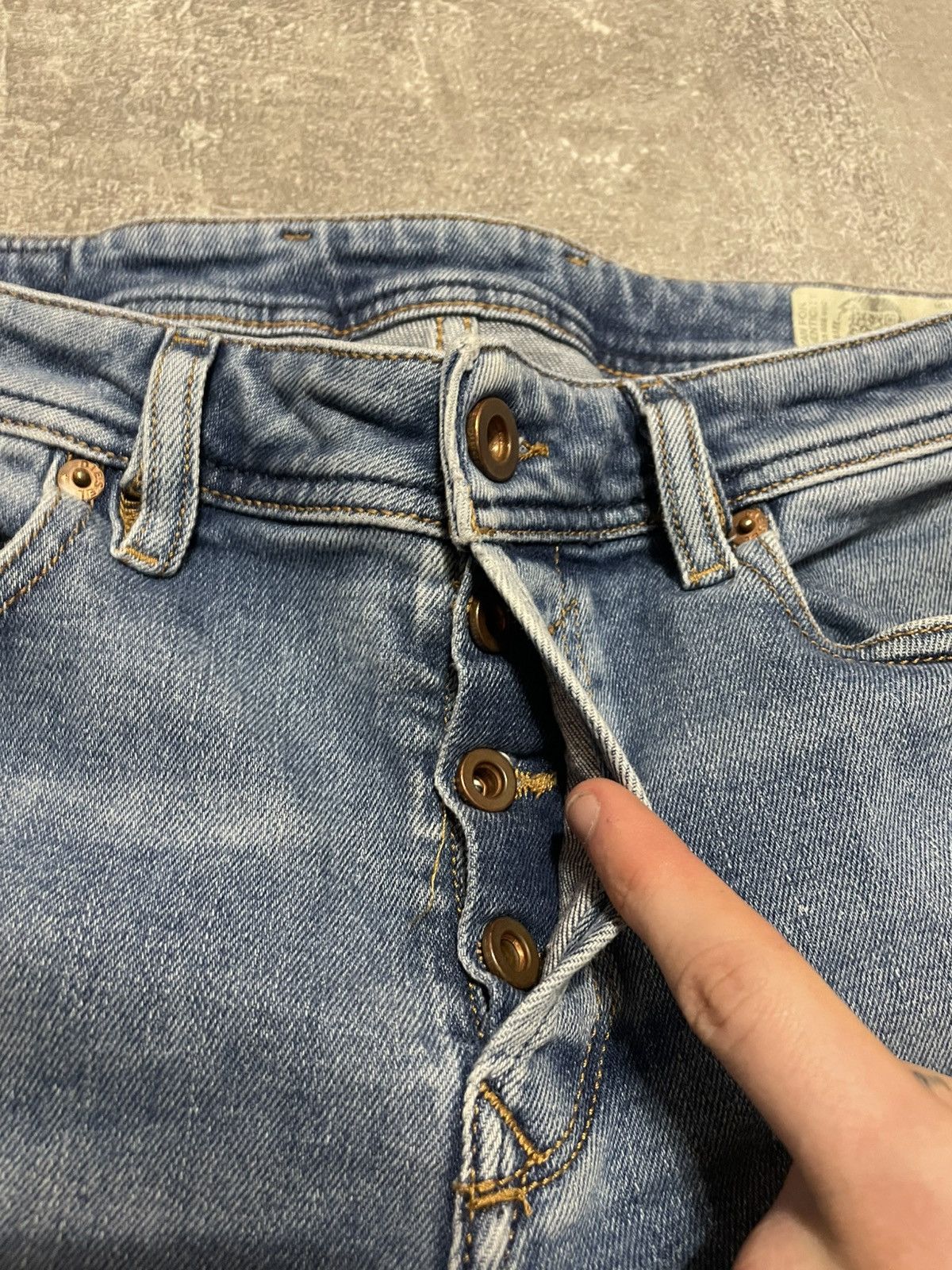 Diesel Vintage Diesel Distressed Denim Jeans Pants 31 Y2K Size US 31 - 19 Thumbnail
