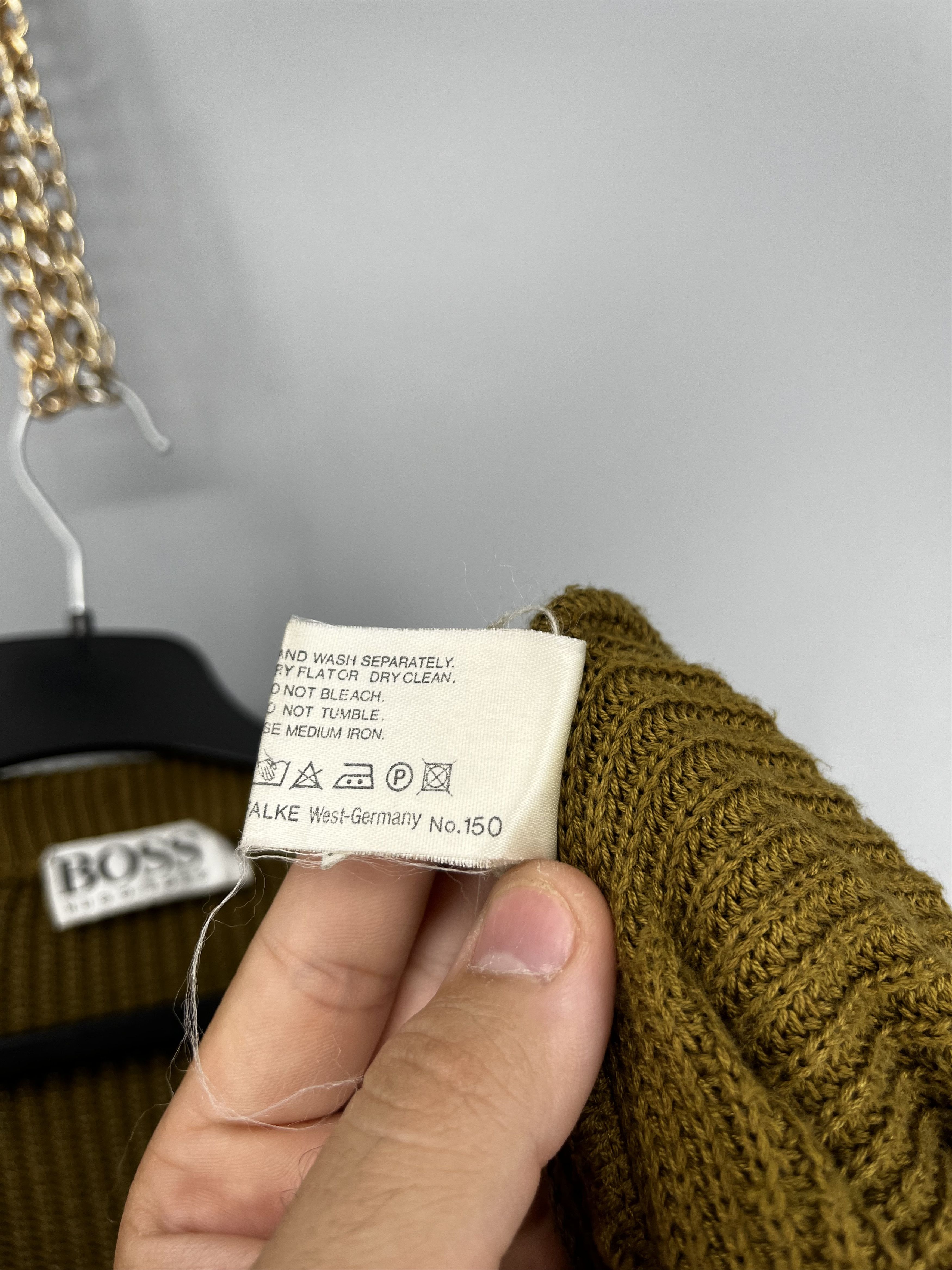 Hugo Boss Vintage Hugo Boss Archive Cardigan Vintage Abstract Size L Size US L / EU 52-54 / 3 - 13 Thumbnail