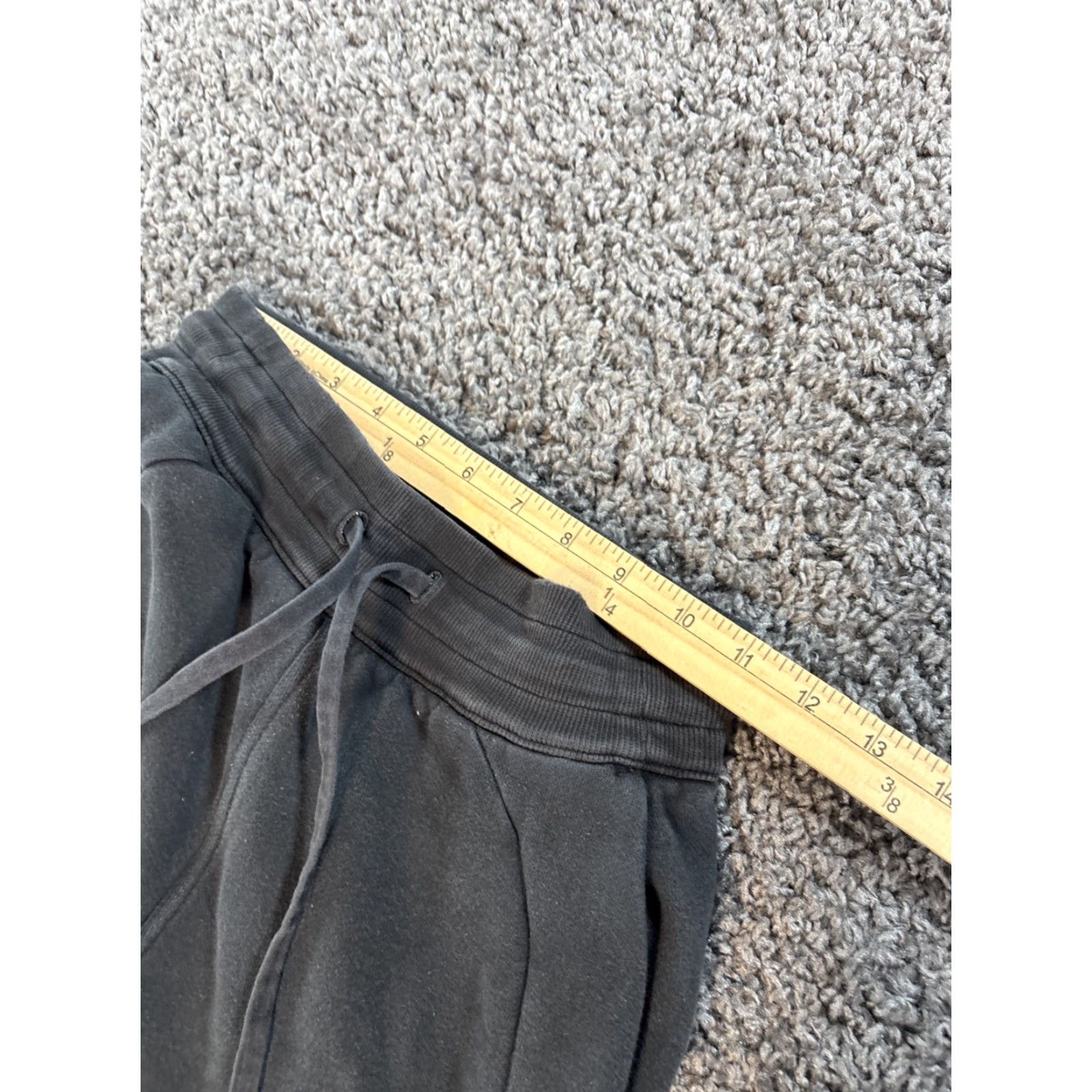 Lululemon Lululemon Sweatpants Women Size 2 Scuba High Rise Black Jogger Drawstring Cuffed Tapered Inseam 26 in Pockets Activewear Athleisure Scuba Series Size 26" / US 2 / IT 38 - 4 Thumbnail