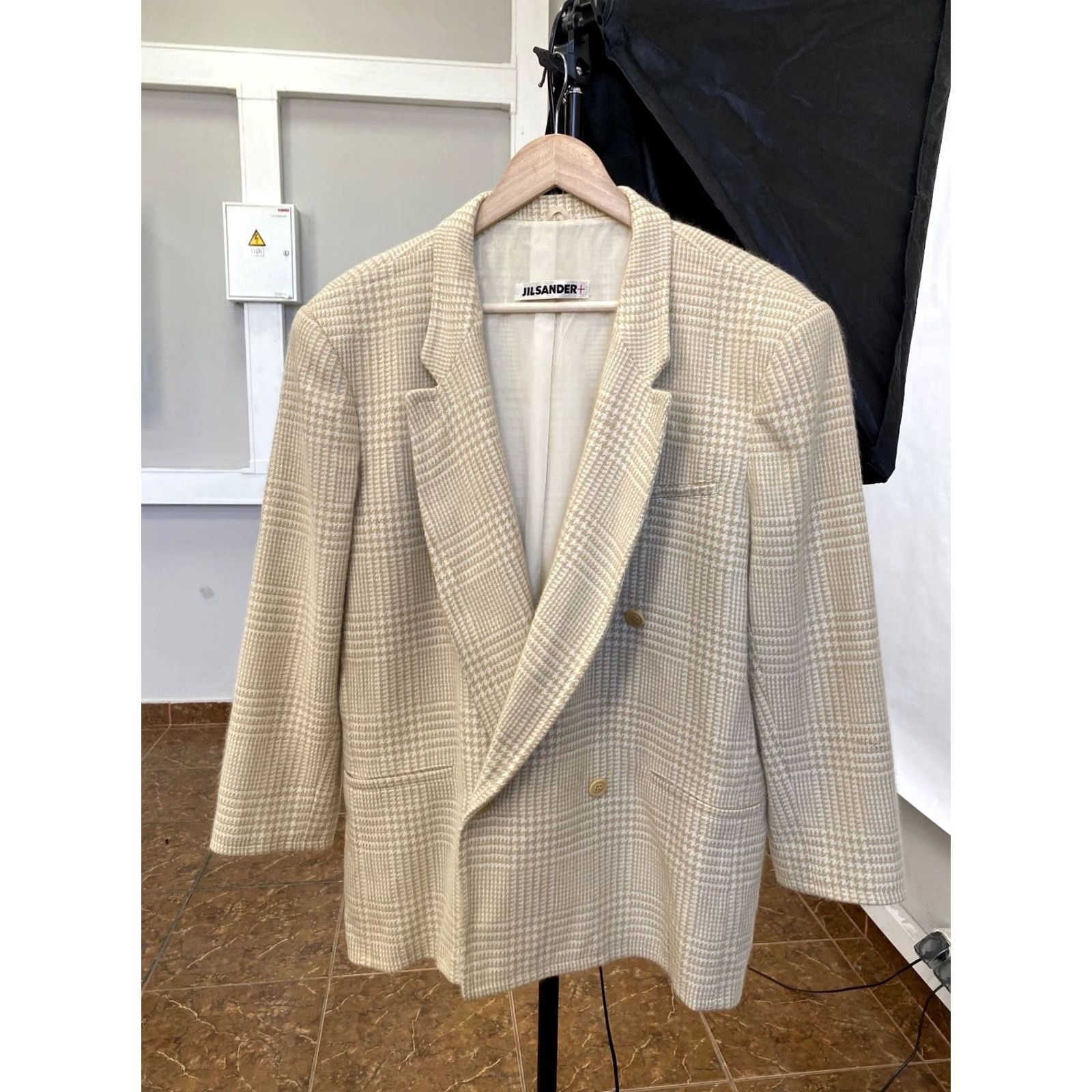 Jil Sander VINTAGE Jil Sander Blazer Womens Plus 40 Beige Angora Made in Italy Retro Y2K Rare Blazer size 40 Beige Womens Size S / US 4 / IT 40 - 2 Thumbnail