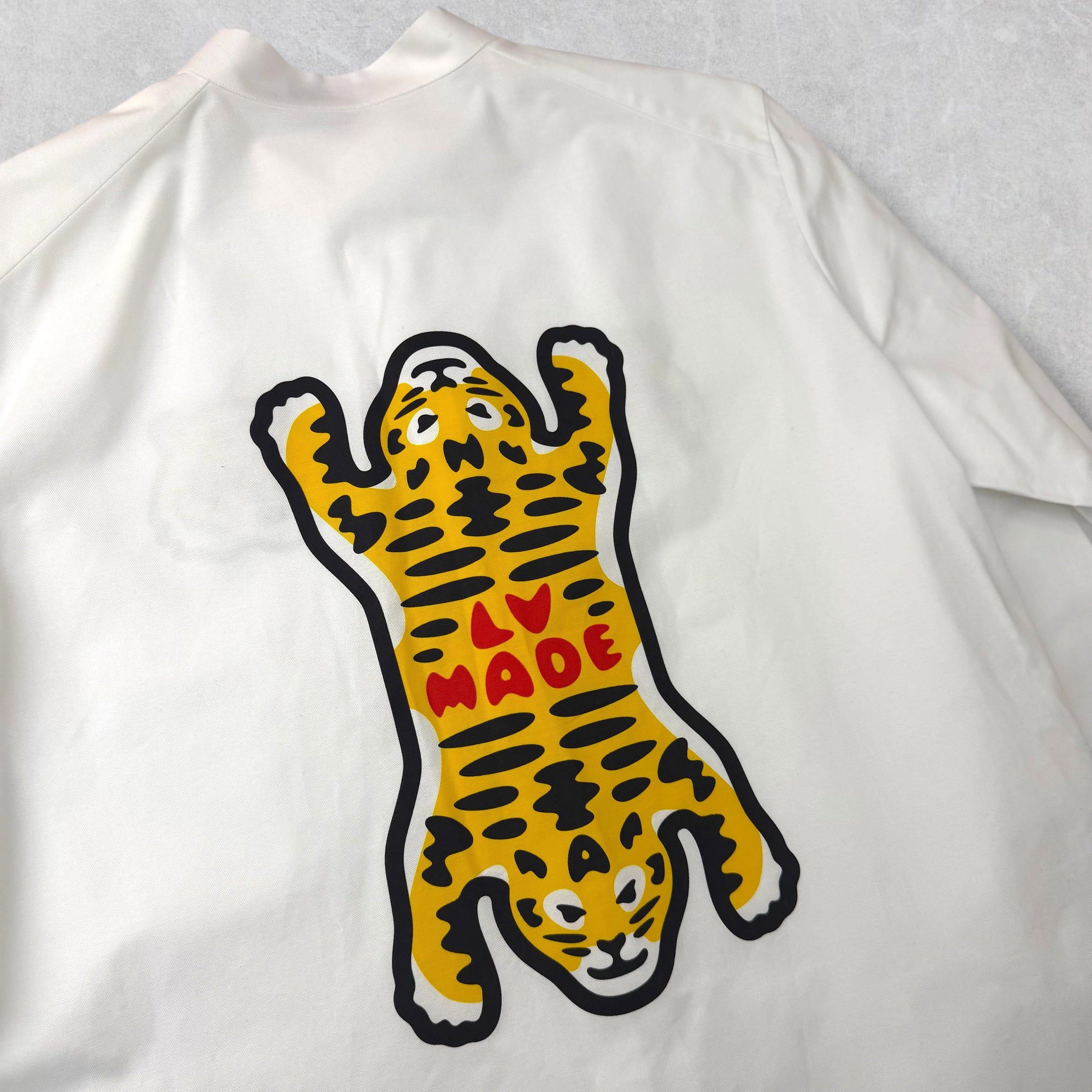 Louis Vuitton Louis Vuitton X Nigo Tiger Mandarin Collar Shirt XL Size US XL / EU 56 / 4 - 4 Thumbnail