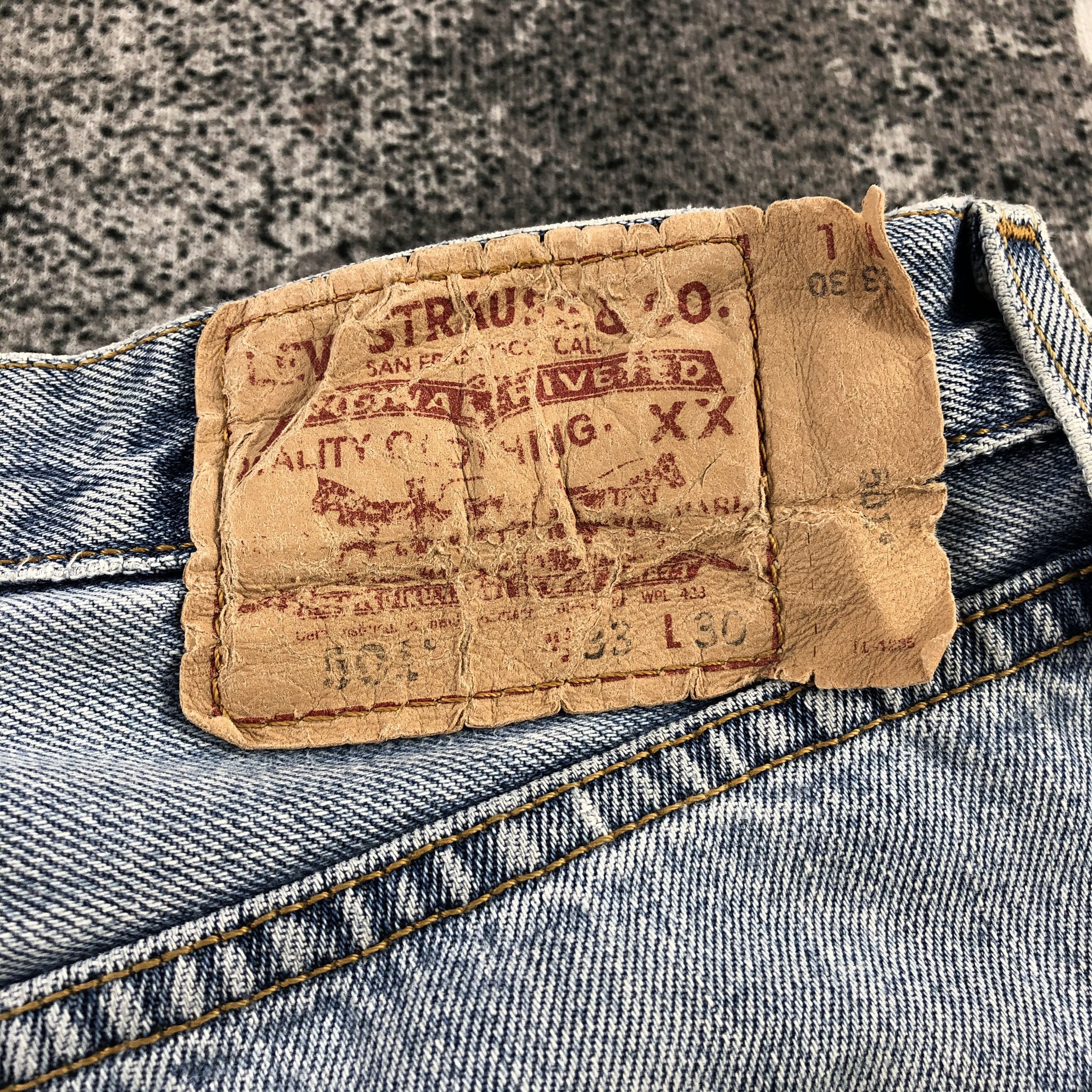 Levi's Vintage Levi's 501 Jeans Distress Medium Wash Denim KJ863 Size US 33 - 5 Thumbnail