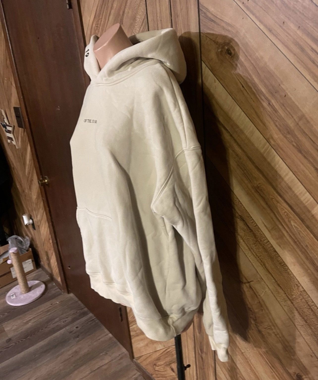 Other 1985 Of The Stars Unisex Large Tan Pullover Hoodie Size US L / EU 52-54 / 3 - 5 Thumbnail