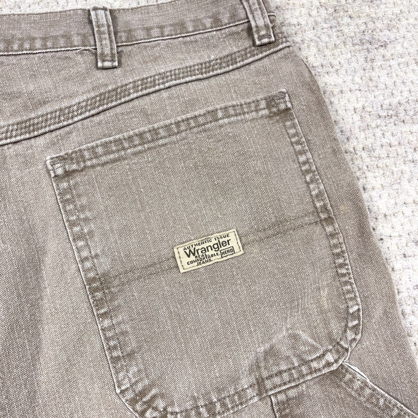 Wrangler VINTAGE Wrangler Shorts Men 34 Bermuda Denim 5-Pocket Relaxed Baggy Jorts Work Wear Tan Brown 90s Grunge Hip Hop Rockabilly Classic Mens Size US 34 / EU 50 - 4 Thumbnail