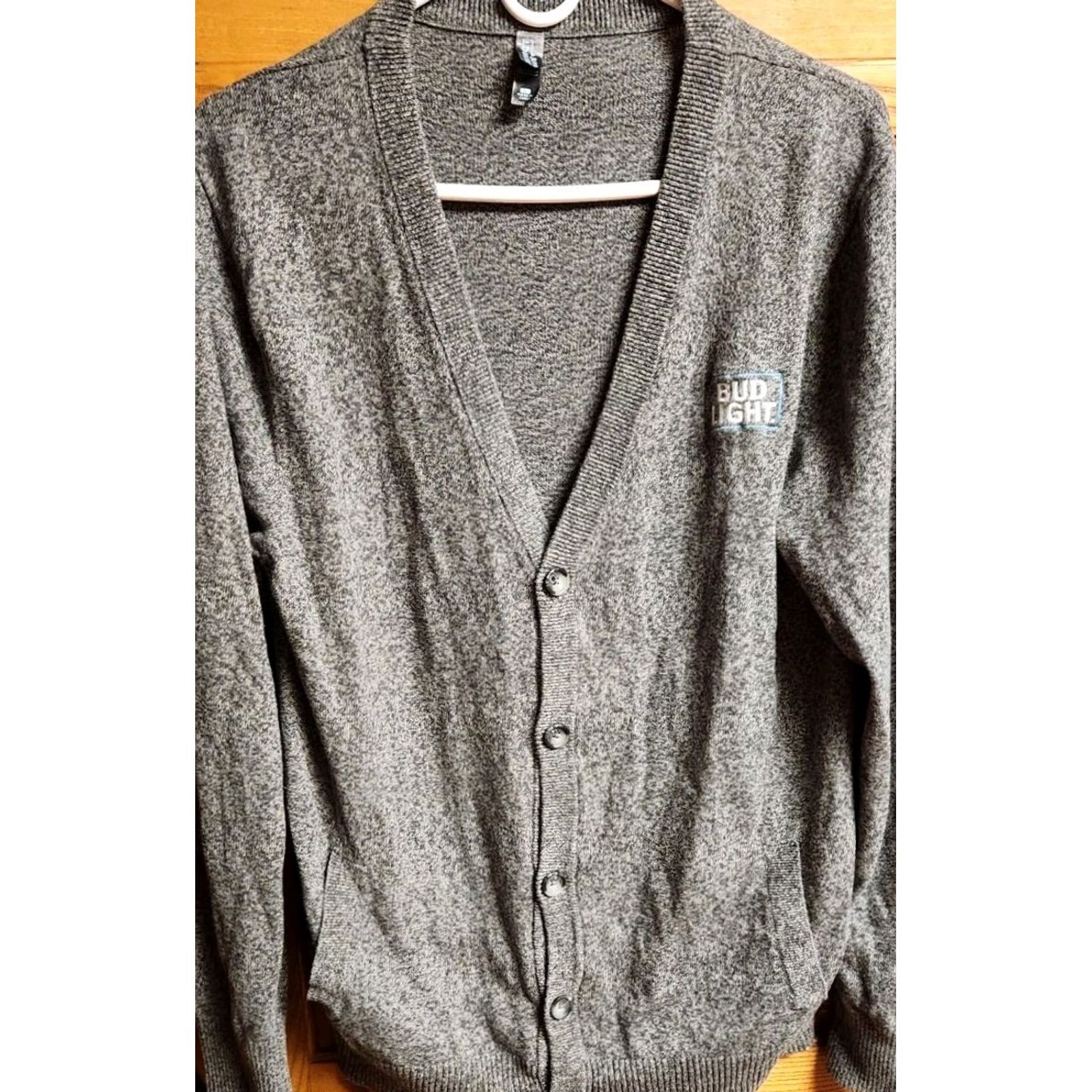 Vintage BUD LIGHT Logo Sweater Cardigan Mens L Large Button Up Lightweight Embroidered Knit V-Neck Gray Cotton Acrylic District Made Size US L / EU 52-54 / 3 - 4 Thumbnail