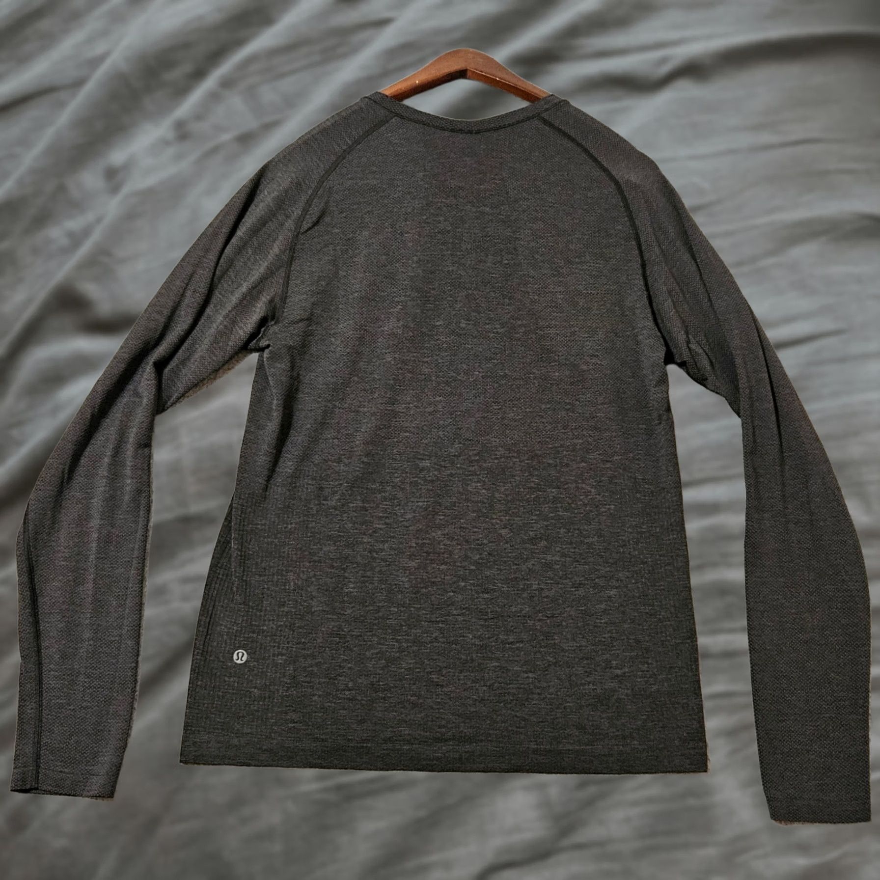 Lululemon Lululemon Shirt Men's Medium Black LS Breathe Tech T Lightweight Gym Size US M / EU 48-50 / 2 - 1 Thumbnail