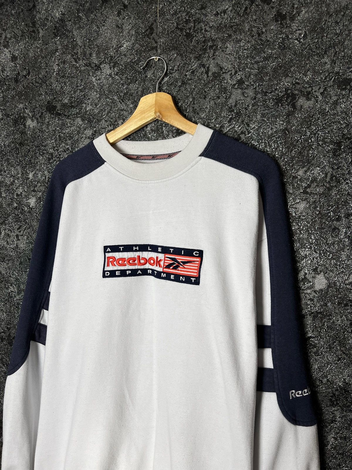 Reebok × Vintage Vintage Reebok Sweatshirt Big Logo White Long Sleeve Size US L / EU 52-54 / 3 - 2 Thumbnail