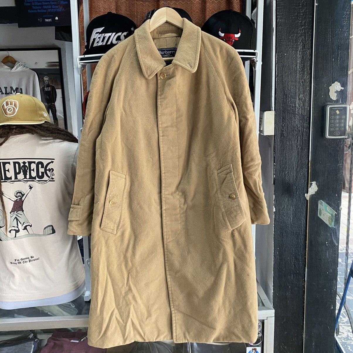 Burberry VINTAGE Burberry Wool Car Coat Beige L Size US L / EU 52-54 / 3 - 2 Thumbnail