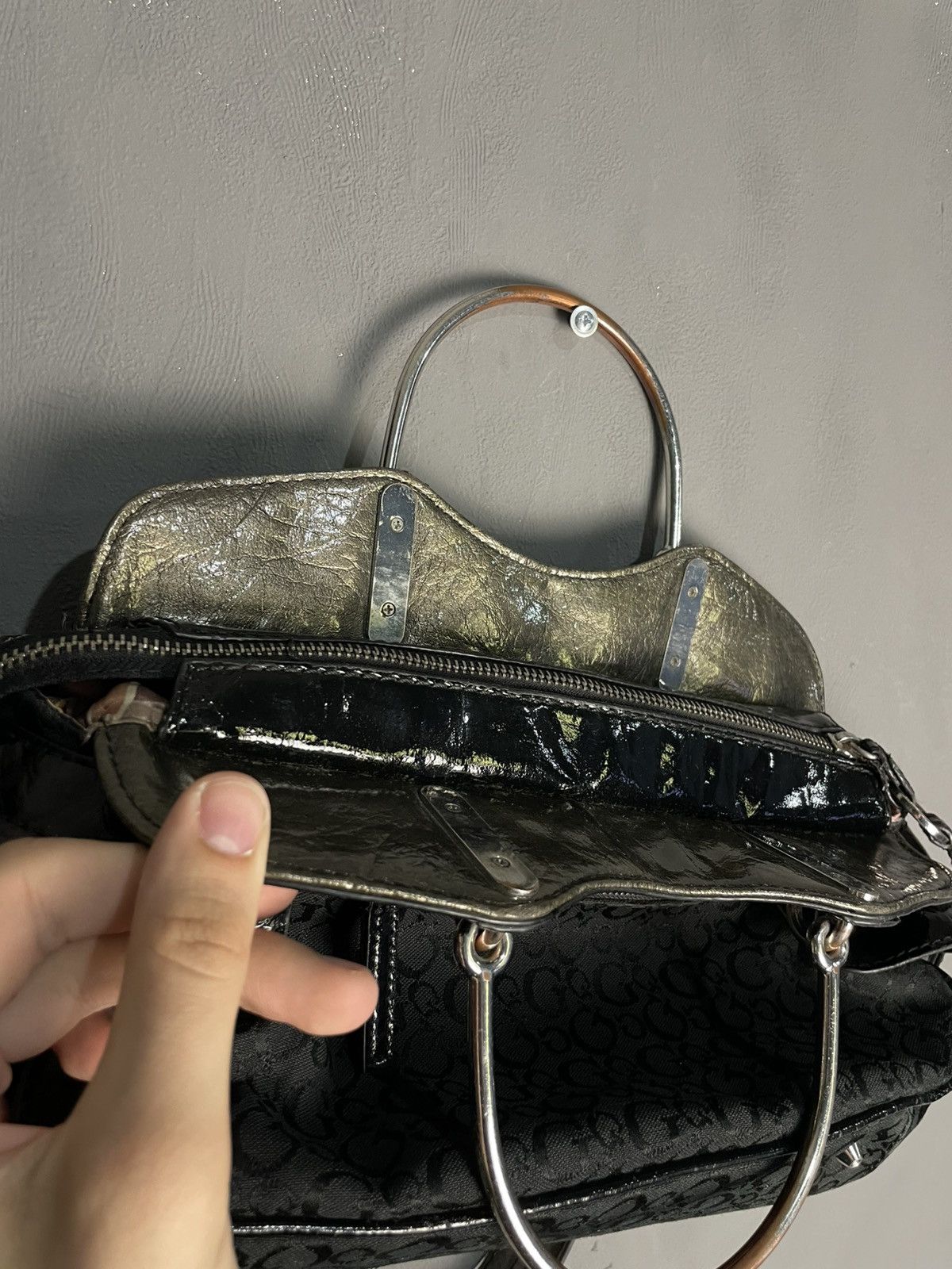 Guess Guess vintage buckle logo bag Size ONE SIZE - 9 Thumbnail