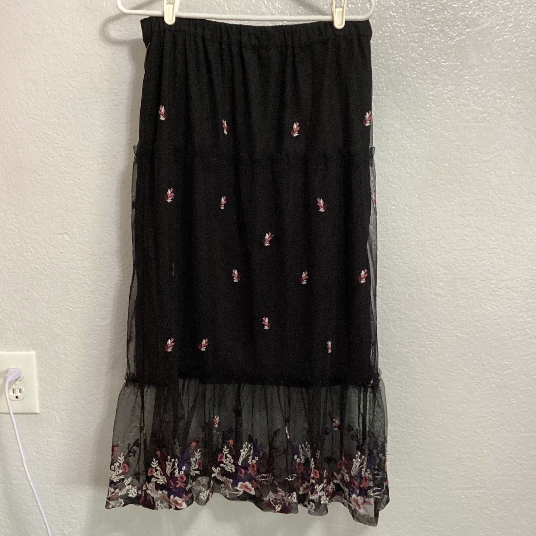 Vintage VINTAGE Willow & Clay Skirt Women M Black Embroidered Floral Sheer Overlay Midi A-Line Futuristic Fairy Grunge Womens Size 32" / US 10 / IT 46 - 2 Thumbnail