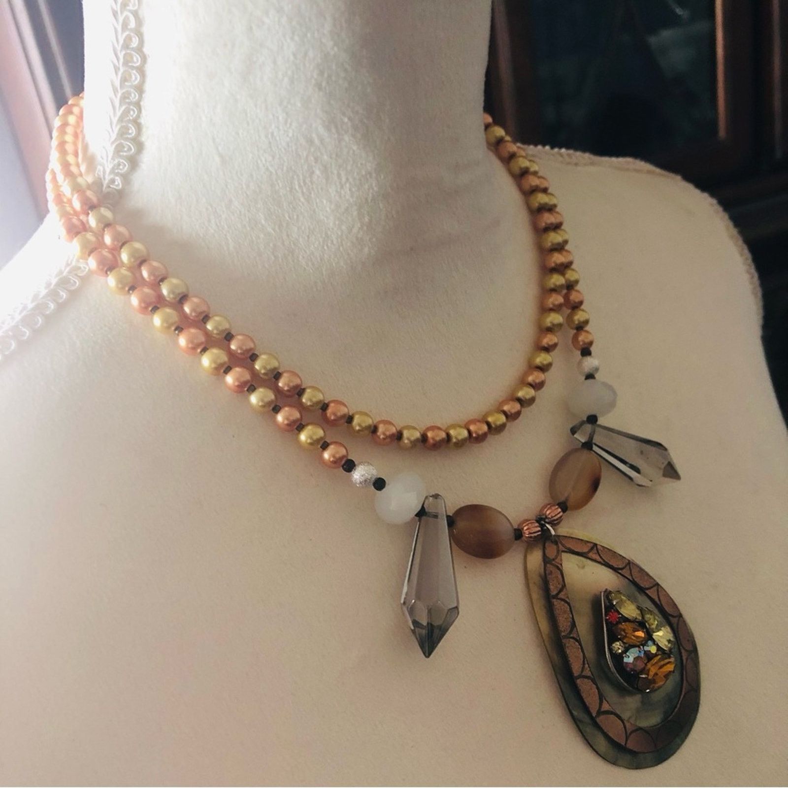 Handmade Handcrafted repurpose large pendant Pearl necklace Size ONE SIZE - 3 Thumbnail