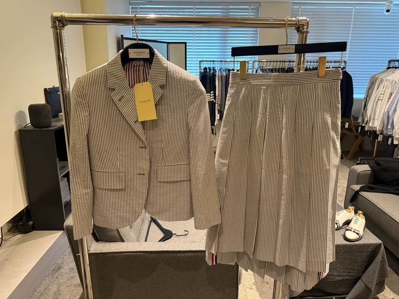 Thom Browne Thom Browne A long version of the pleated skirt Size 25" / US 0 / IT 36 - 5 Thumbnail