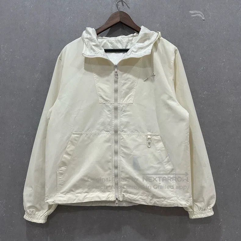 Louis Vuitton Louis Vuitton Beige pin double-sided assault jacket Size US S / EU 44-46 / 1 - 3 Thumbnail